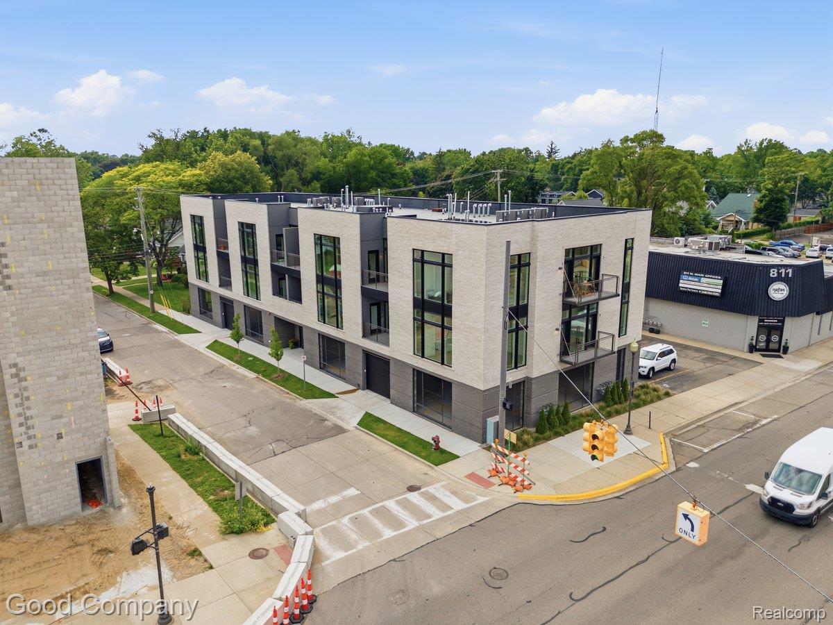 110, Austin, #303, Royal Oak, Michigan, 48067