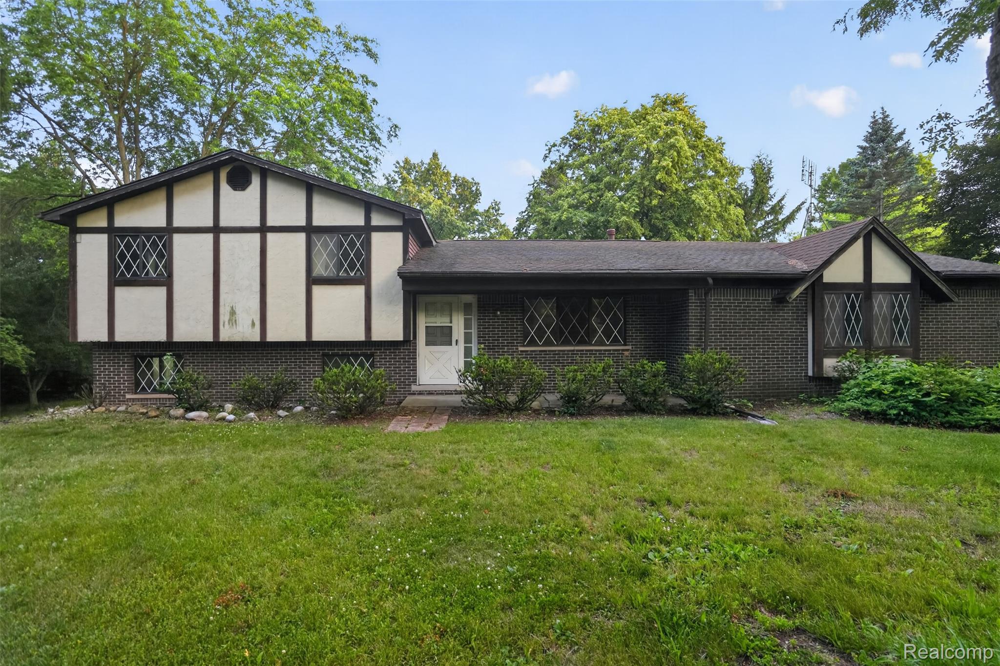 16955, English, Manchester, Michigan, 48158