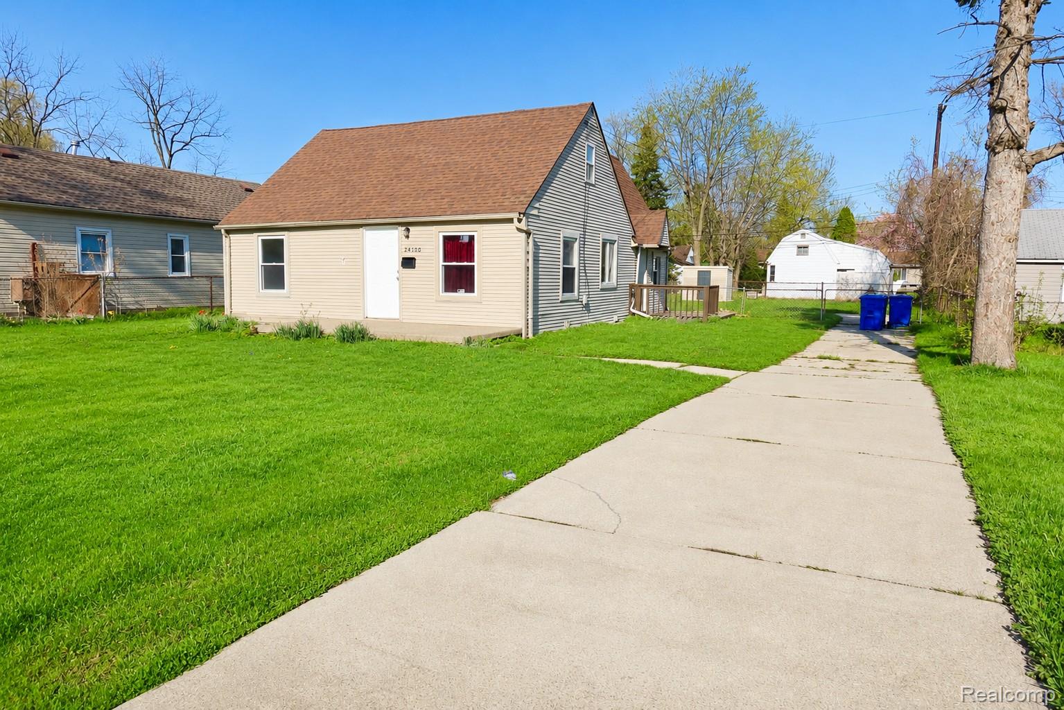 24100, Berry, Warren, Michigan, 48089
