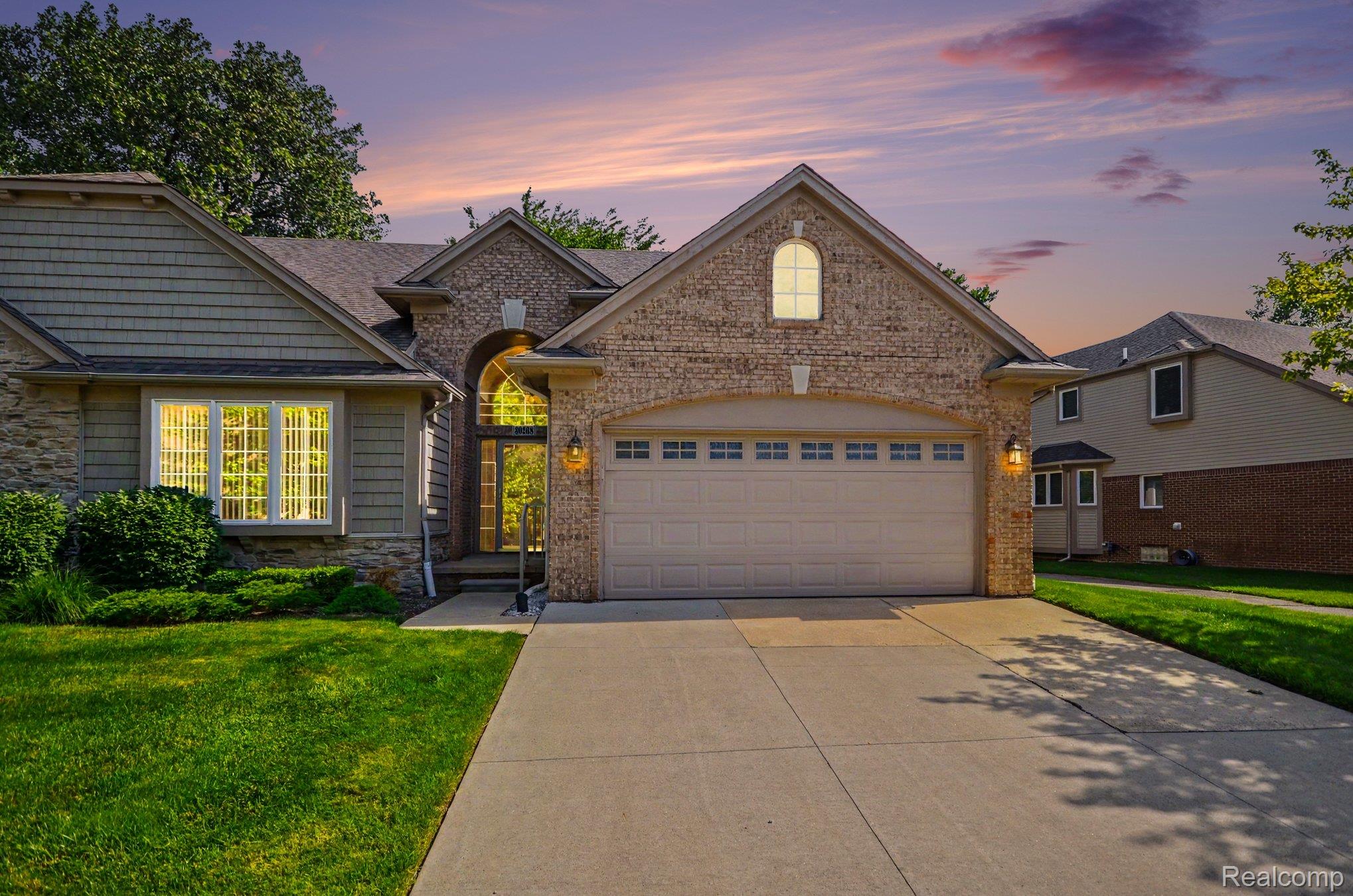 30268, Berghway, Warren, Michigan, 48092