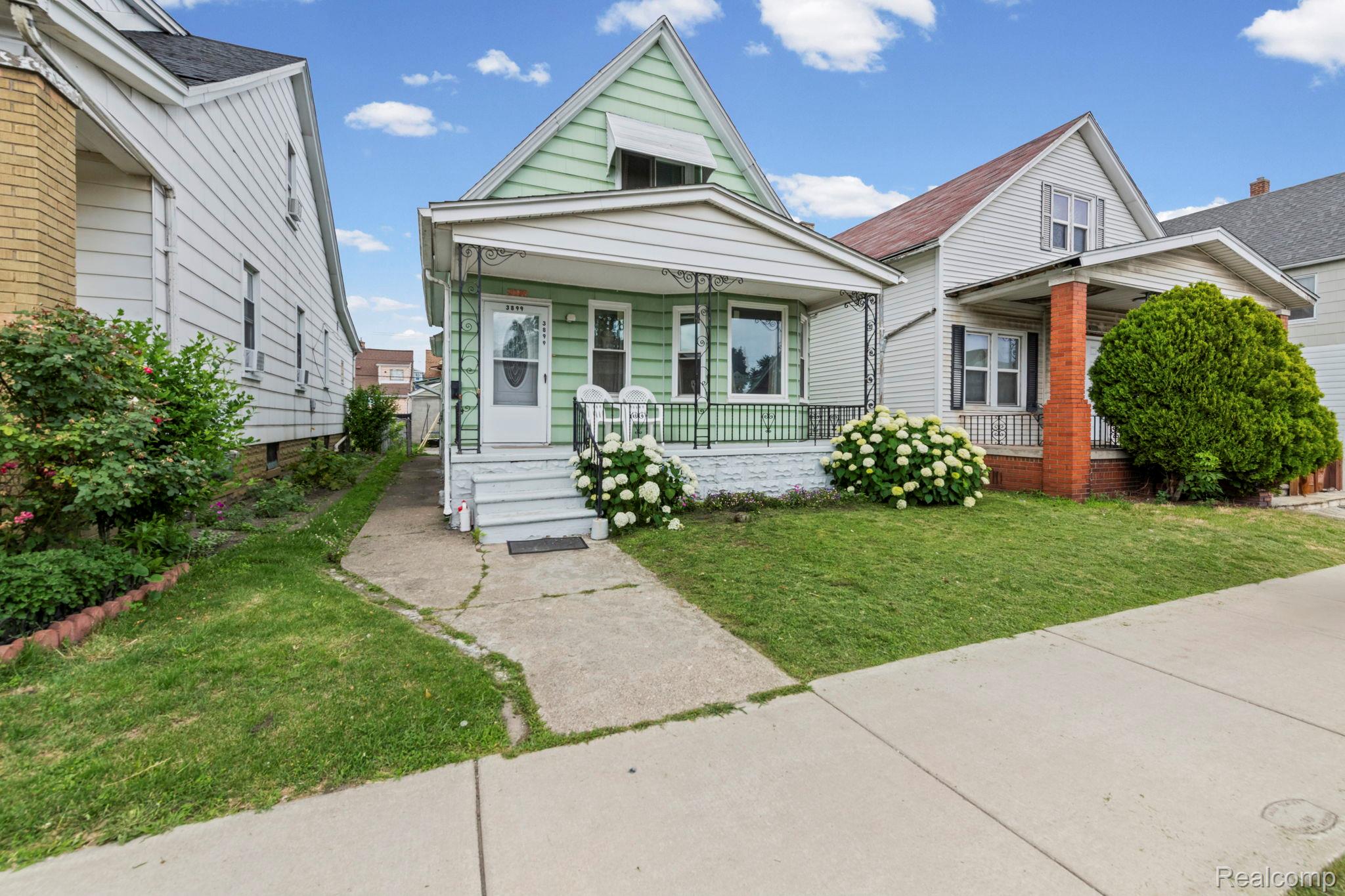 3899, Trowbridge, Hamtramck, Michigan, 48212