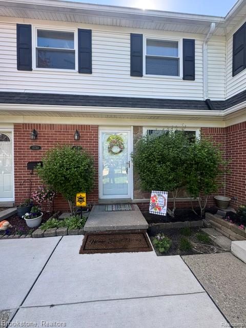 45746, Kensington, Utica, Michigan, 48317