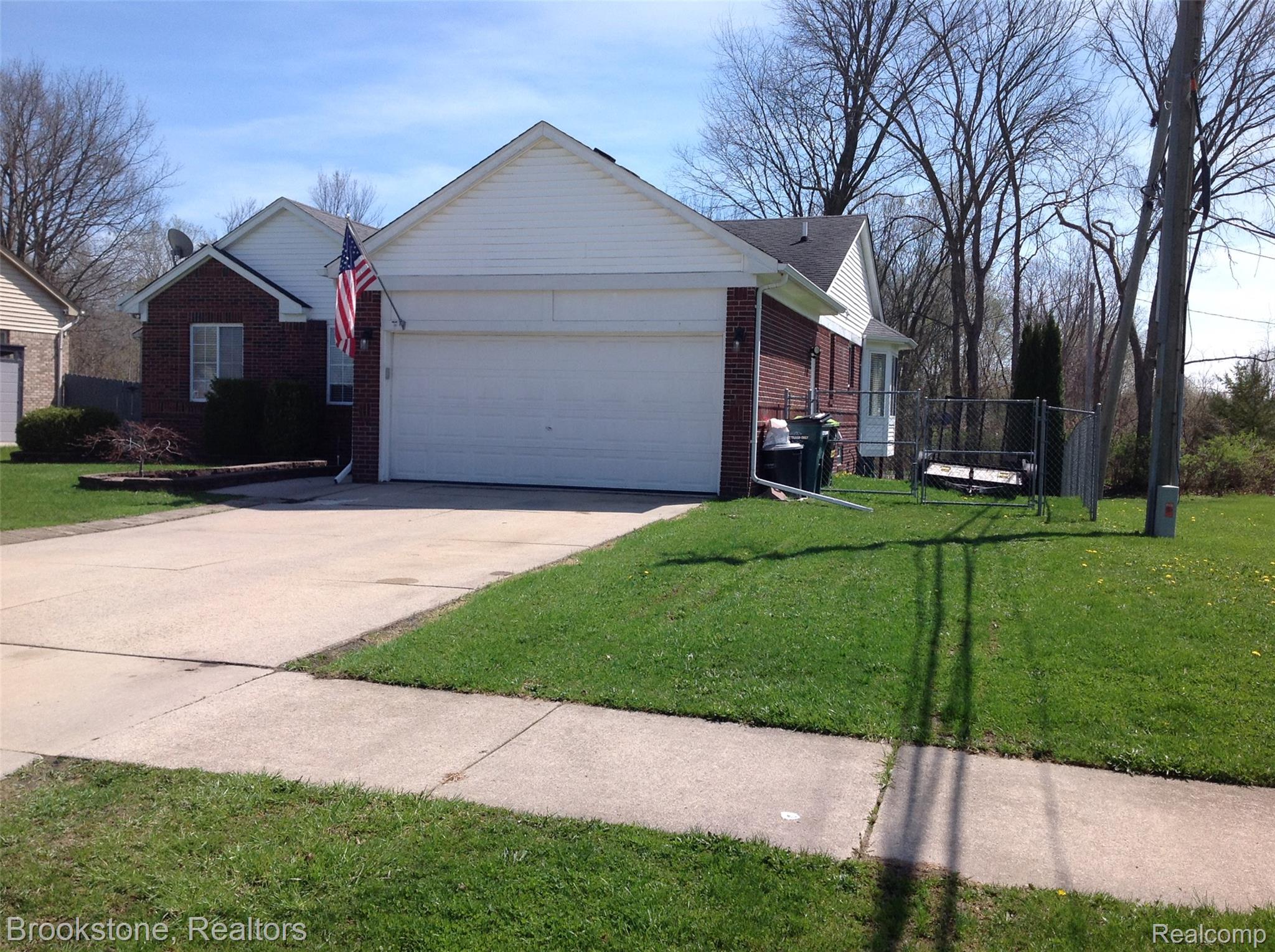 32010, Oakcrest, E, Chesterfield, Michigan, 48047