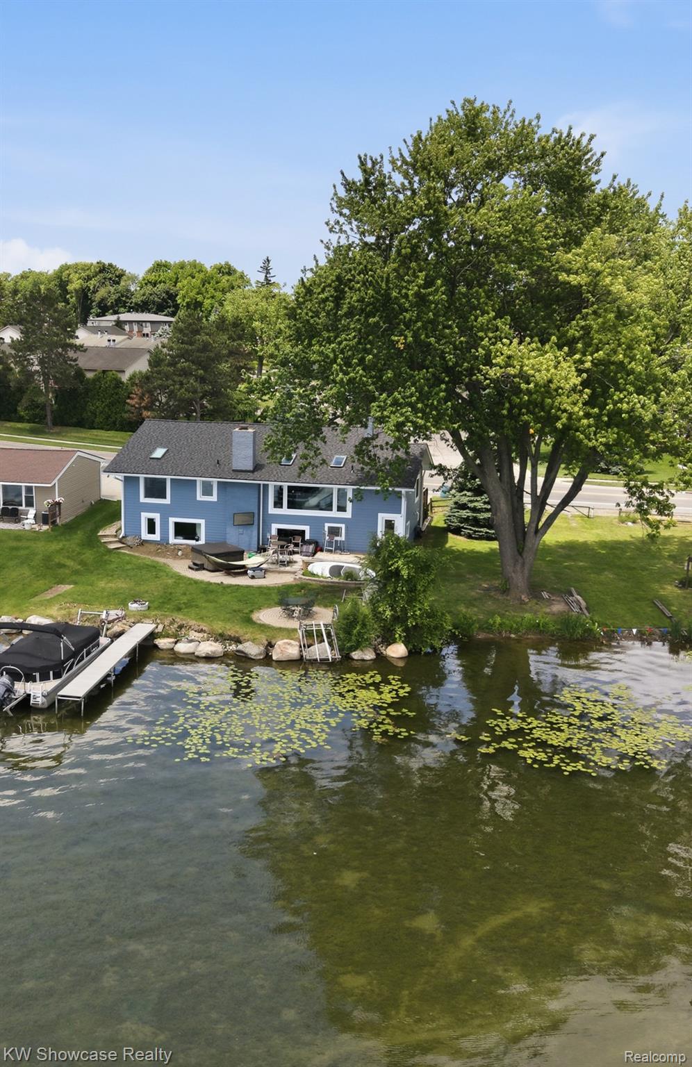 301, PONTIAC, Walled Lake, Michigan, 48390