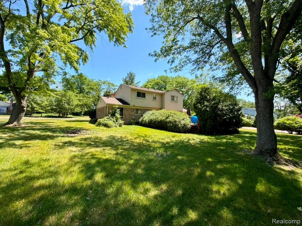 30319, Club House, Farmington, Michigan, 48334