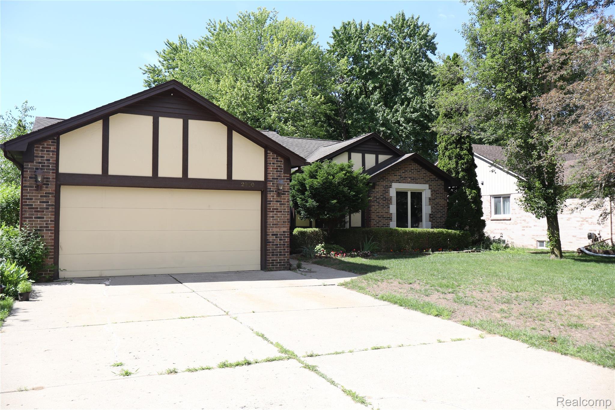 2800, Ranieri, Troy, Michigan, 48085