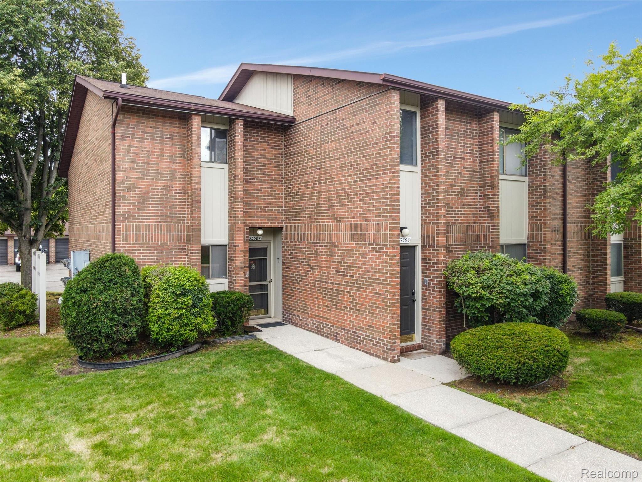 33587, Pondview, #114, Livonia, Michigan, 48152