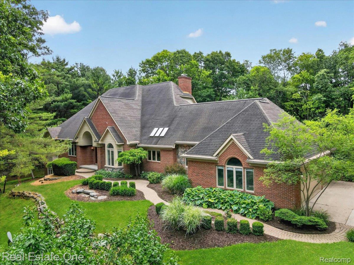 425, Courtney, Leonard, Michigan, 48367