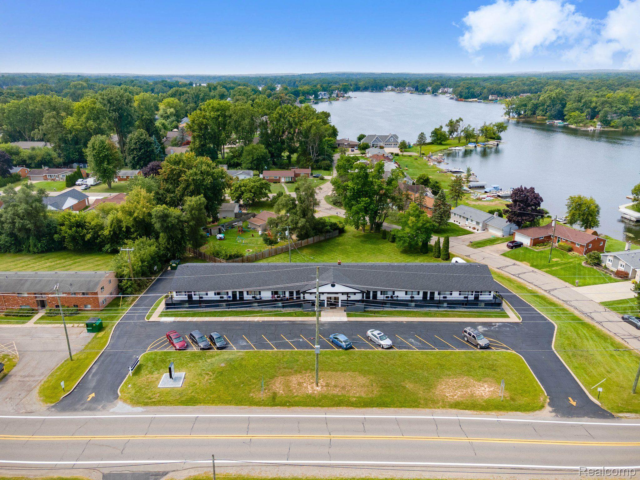 2475, COMMERCE, ##5, Wolverine Lake, Michigan, 48390