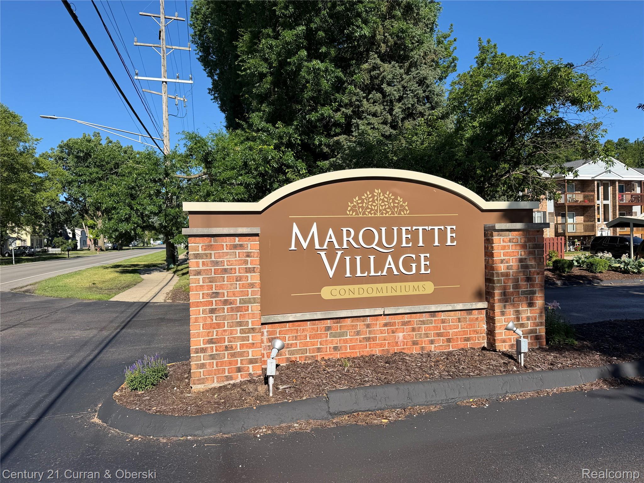 1454, Shoemaker, Westland, Michigan, 48185