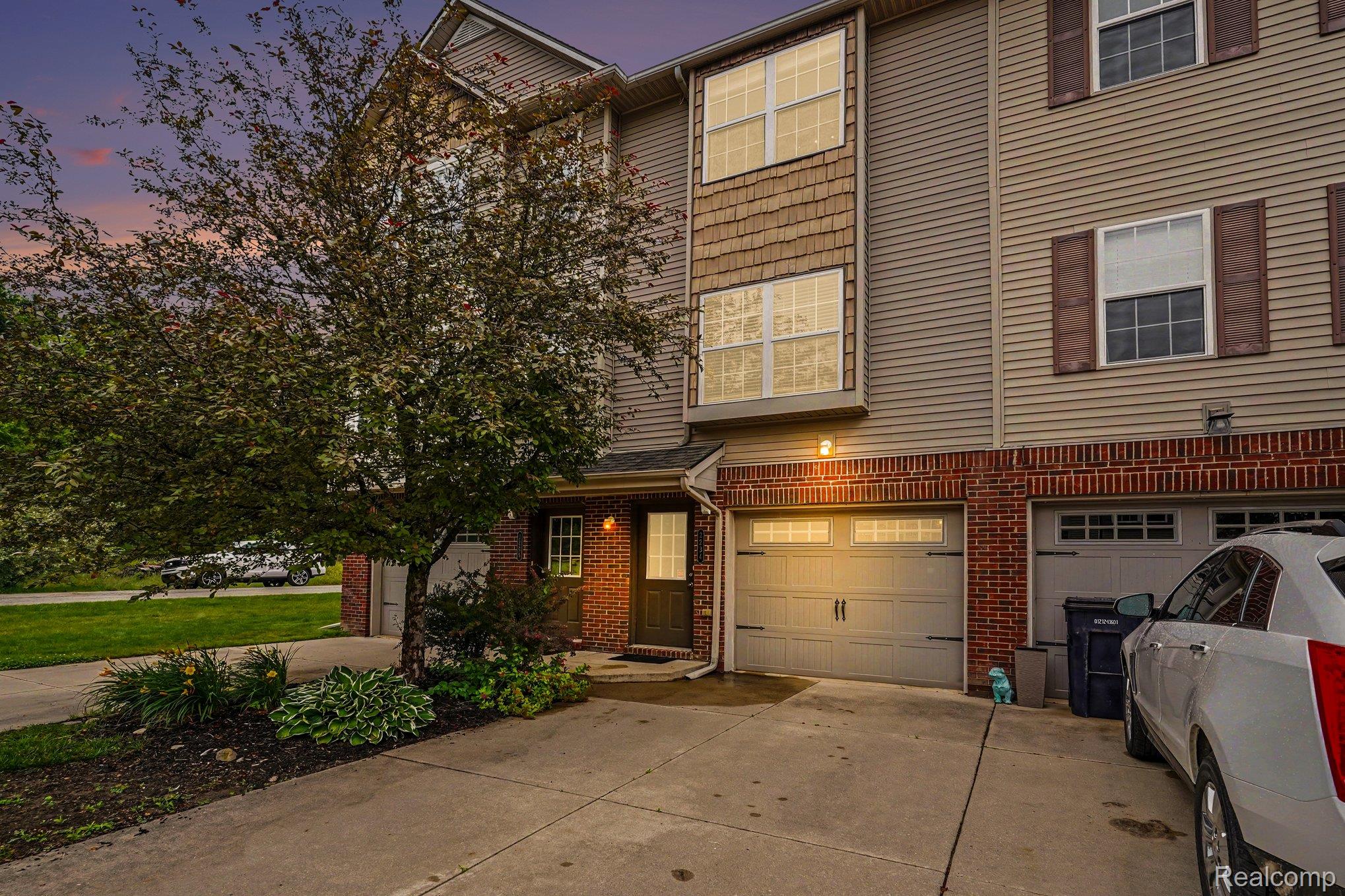2234, Knotty Pine, Howell, Michigan, 48855