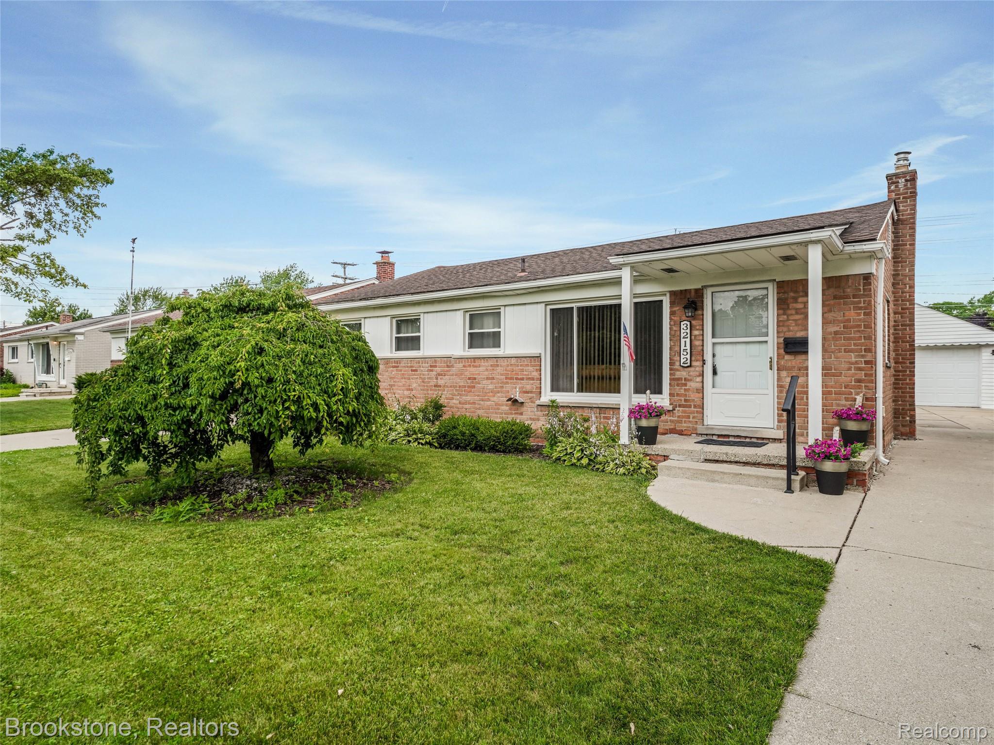 32152, Anita, Westland, Michigan, 48185