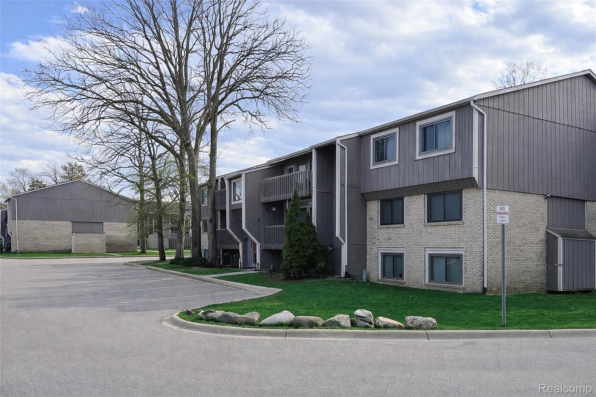 29860, 12 Mile, #604, Farmington Hills, Michigan, 48334