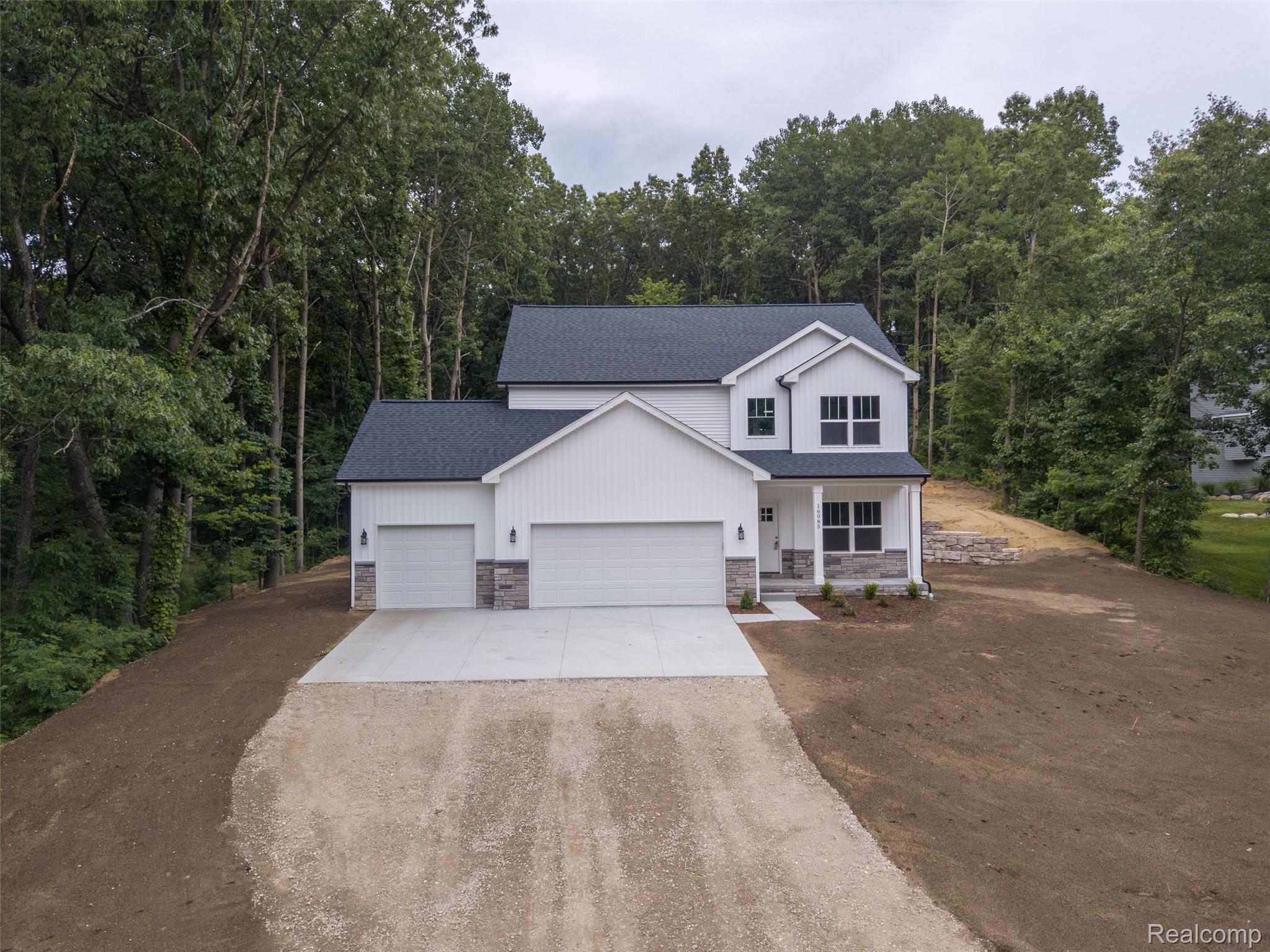 16085, Catalpa Ridge, Holly, Michigan, 48442