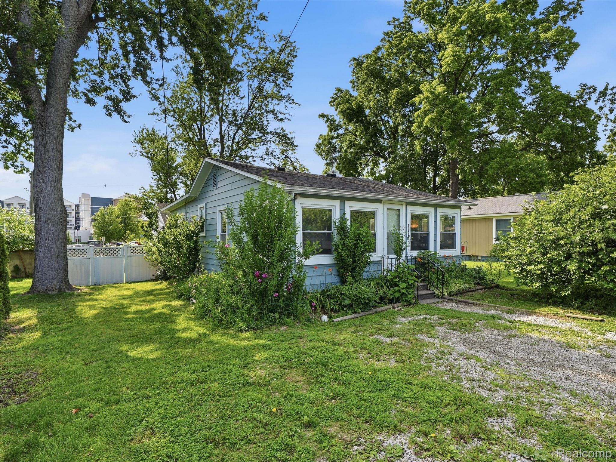 1728, Beechcroft, Keego Harbor, Michigan, 48320
