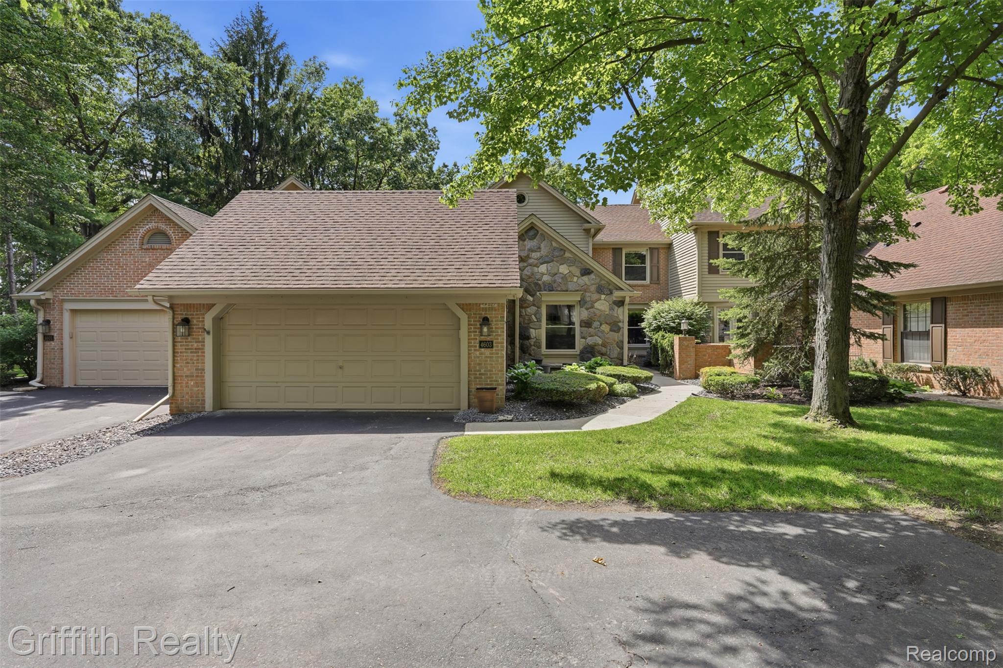 4603, Golf View, Brighton, Michigan, 48116