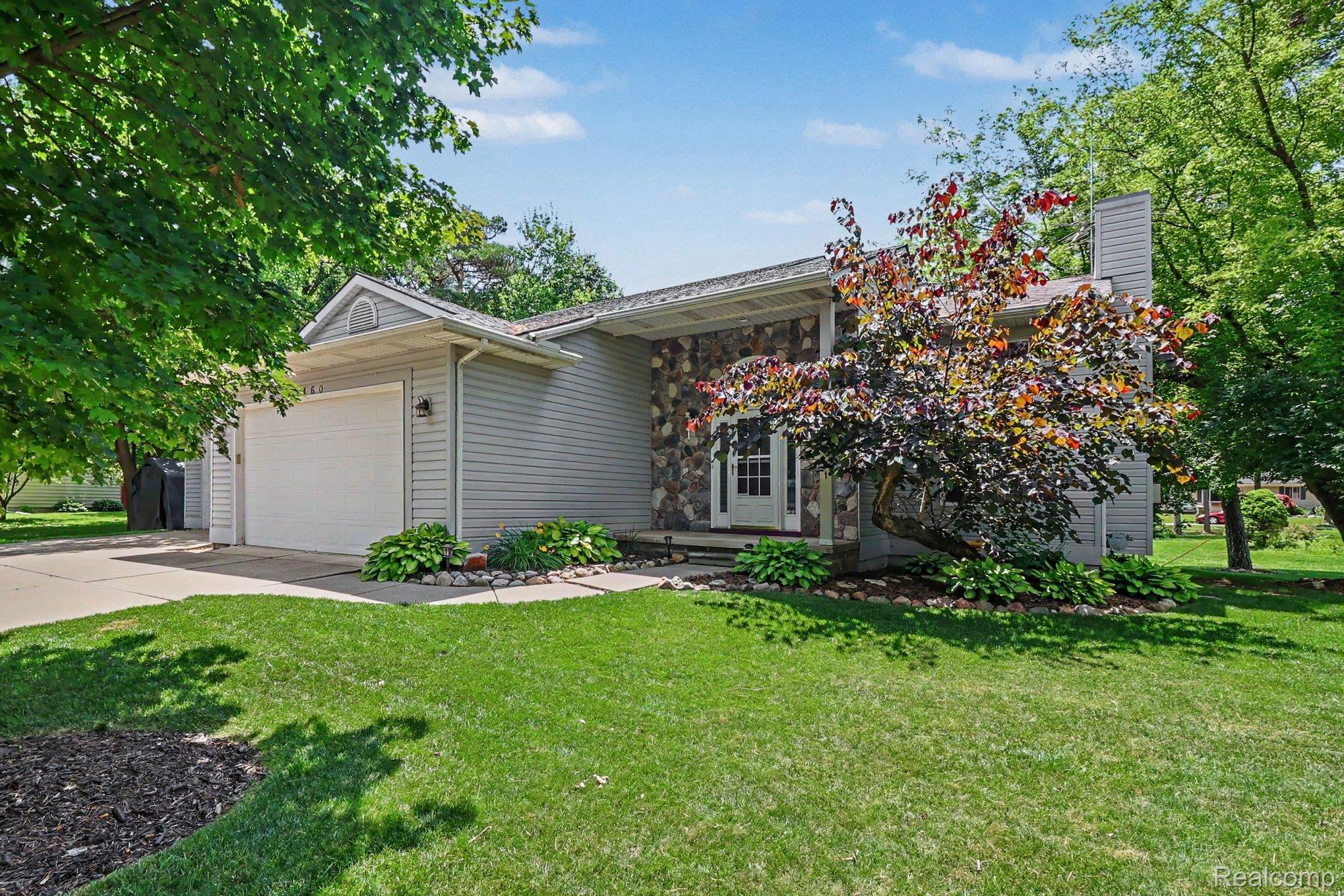 2460, Livernois, Howell, Michigan, 48843