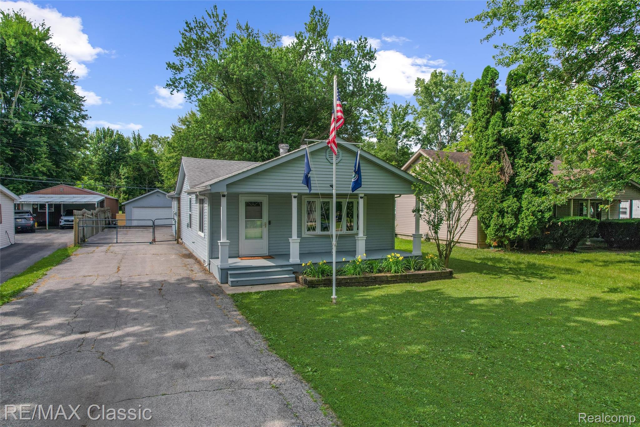 401, Center, Carleton, Michigan, 48117