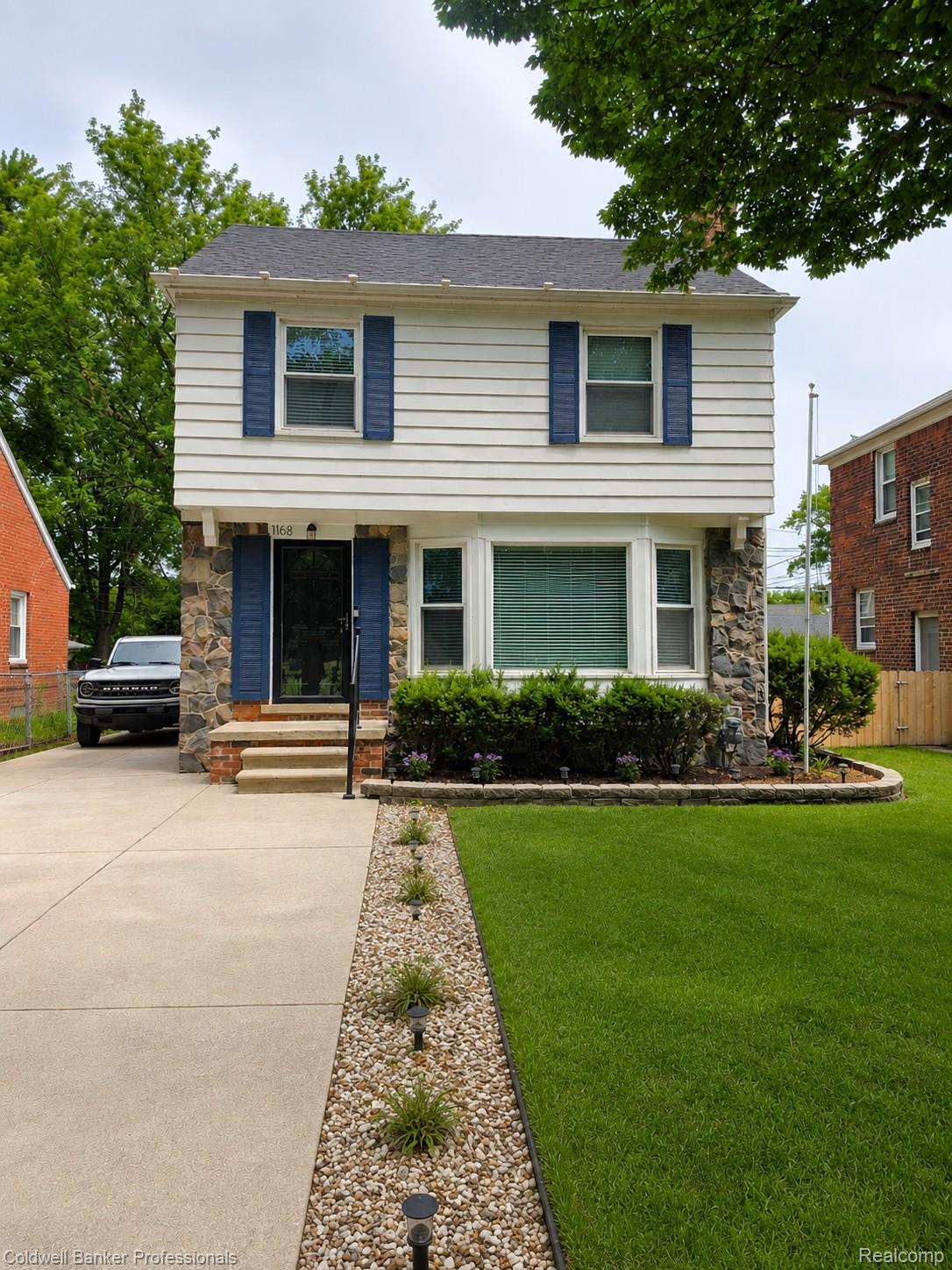 1168, Vernier, N, Grosse Pointe, Michigan, 48236