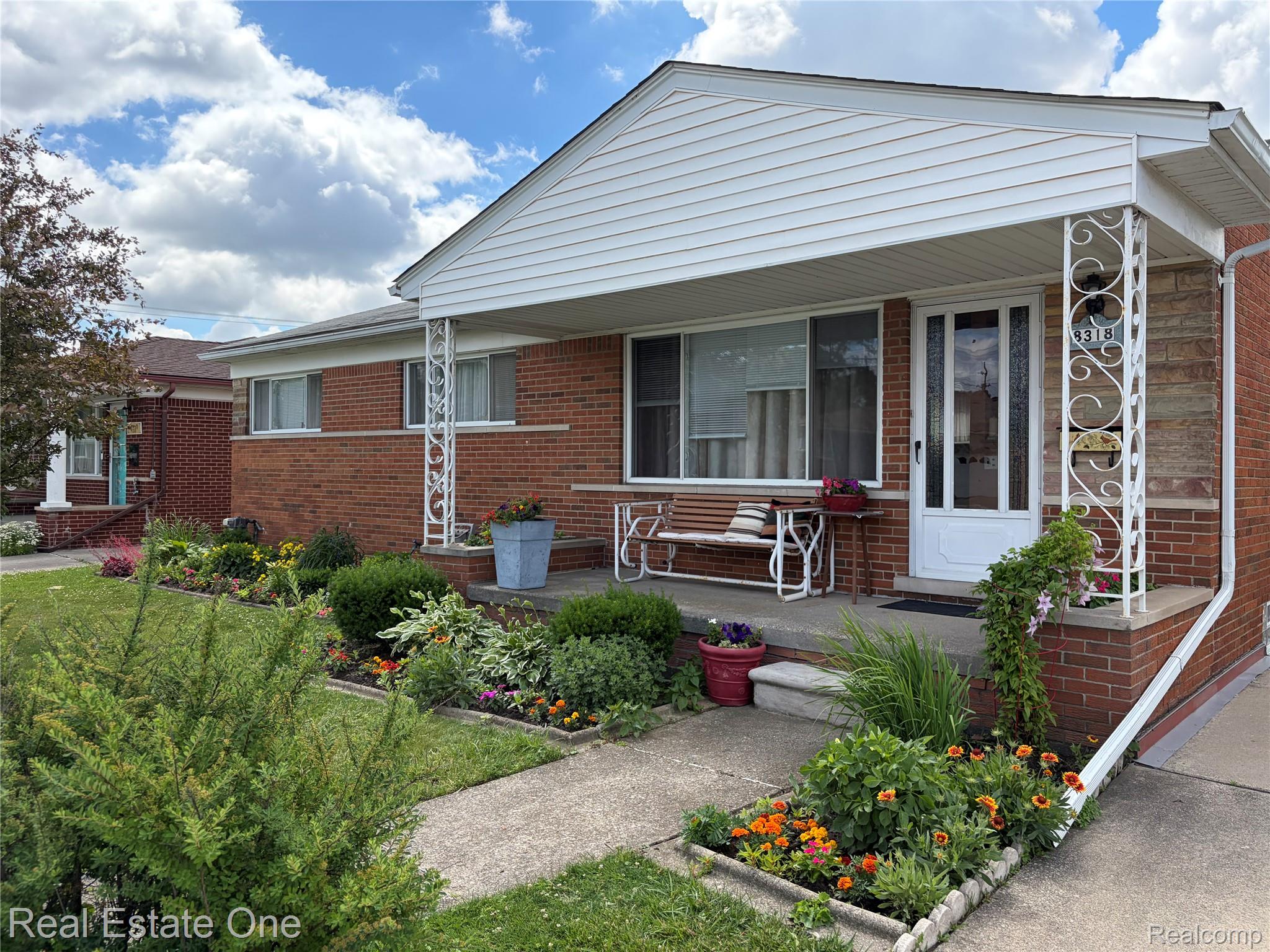 8318, Stanley, Warren, Michigan, 48093