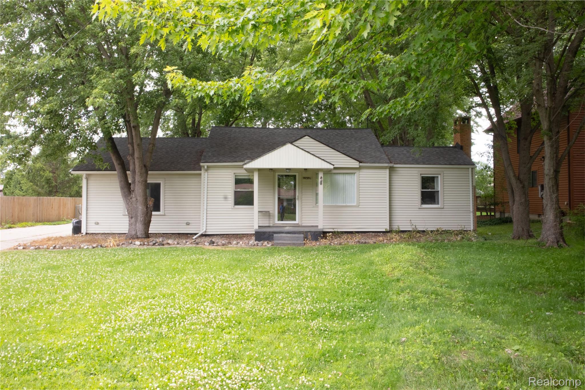 39751, Sylvia, Harrison Township, Michigan, 48045