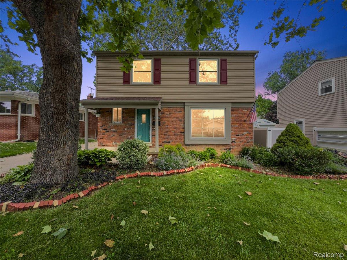 754, Baker, Commerce Twp, Michigan, 48017