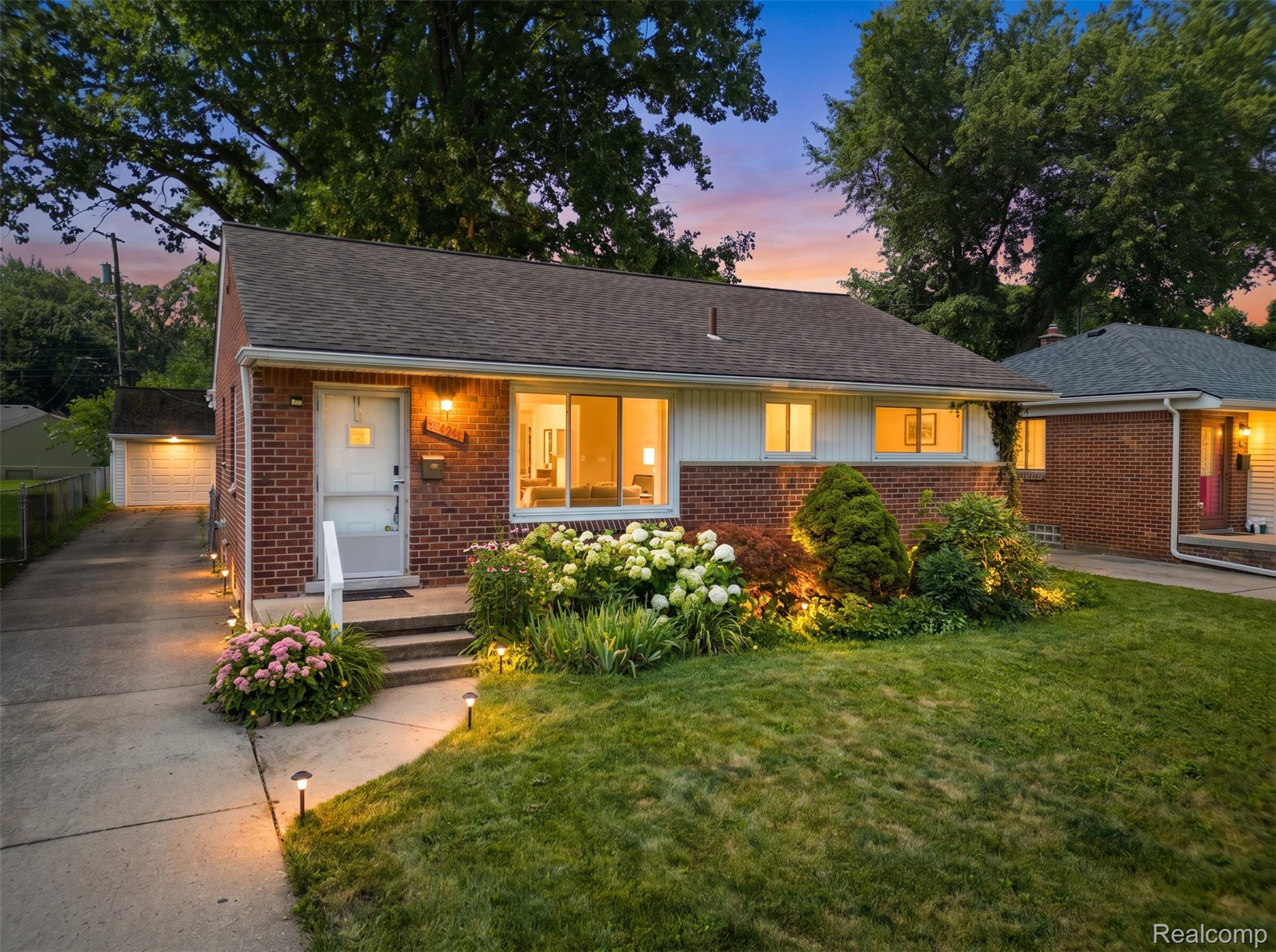437, Sunnybrook, Royal Oak, Michigan, 48073