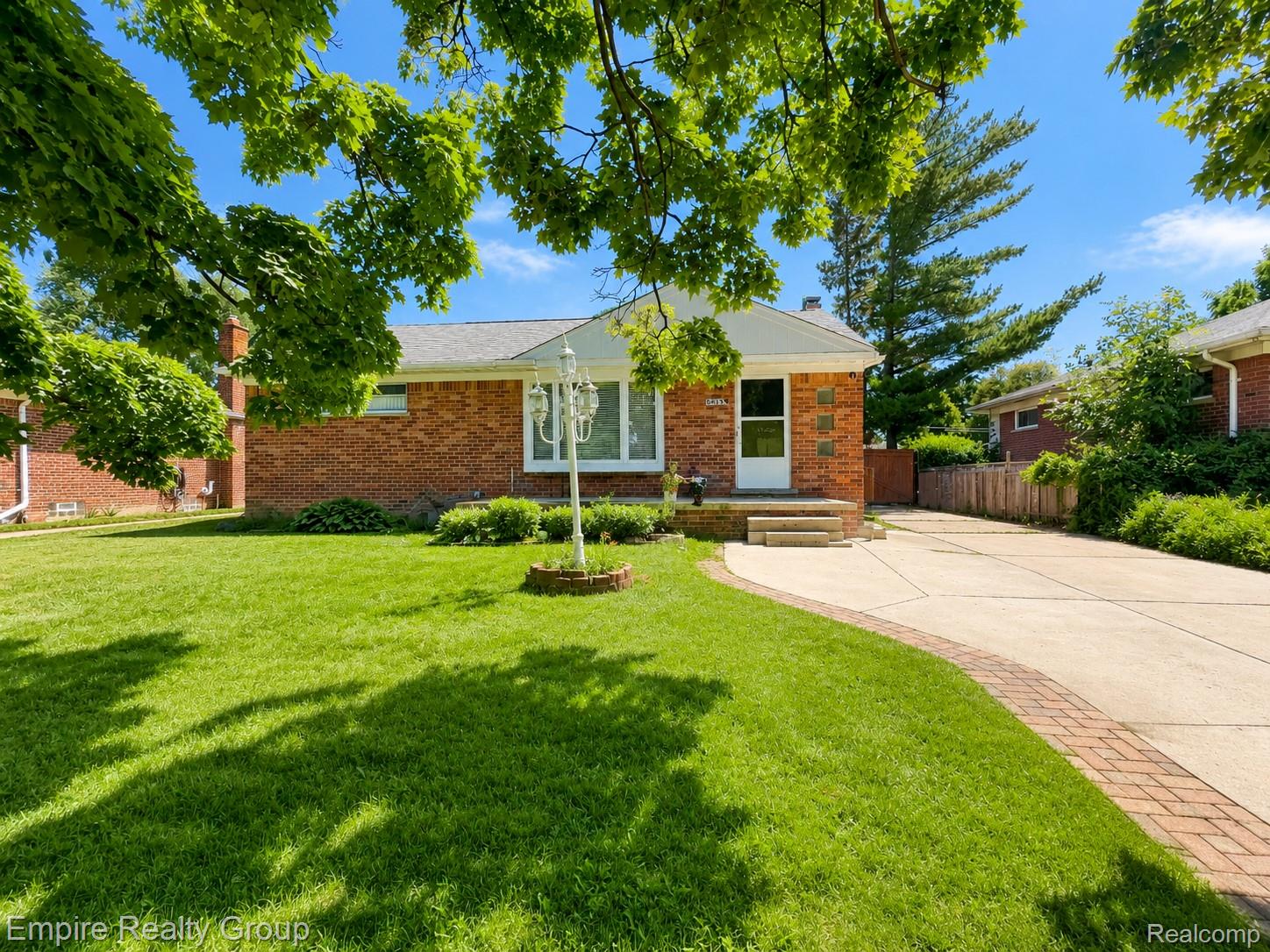 905, Esplanade, Mt. Clemens, Michigan, 48043