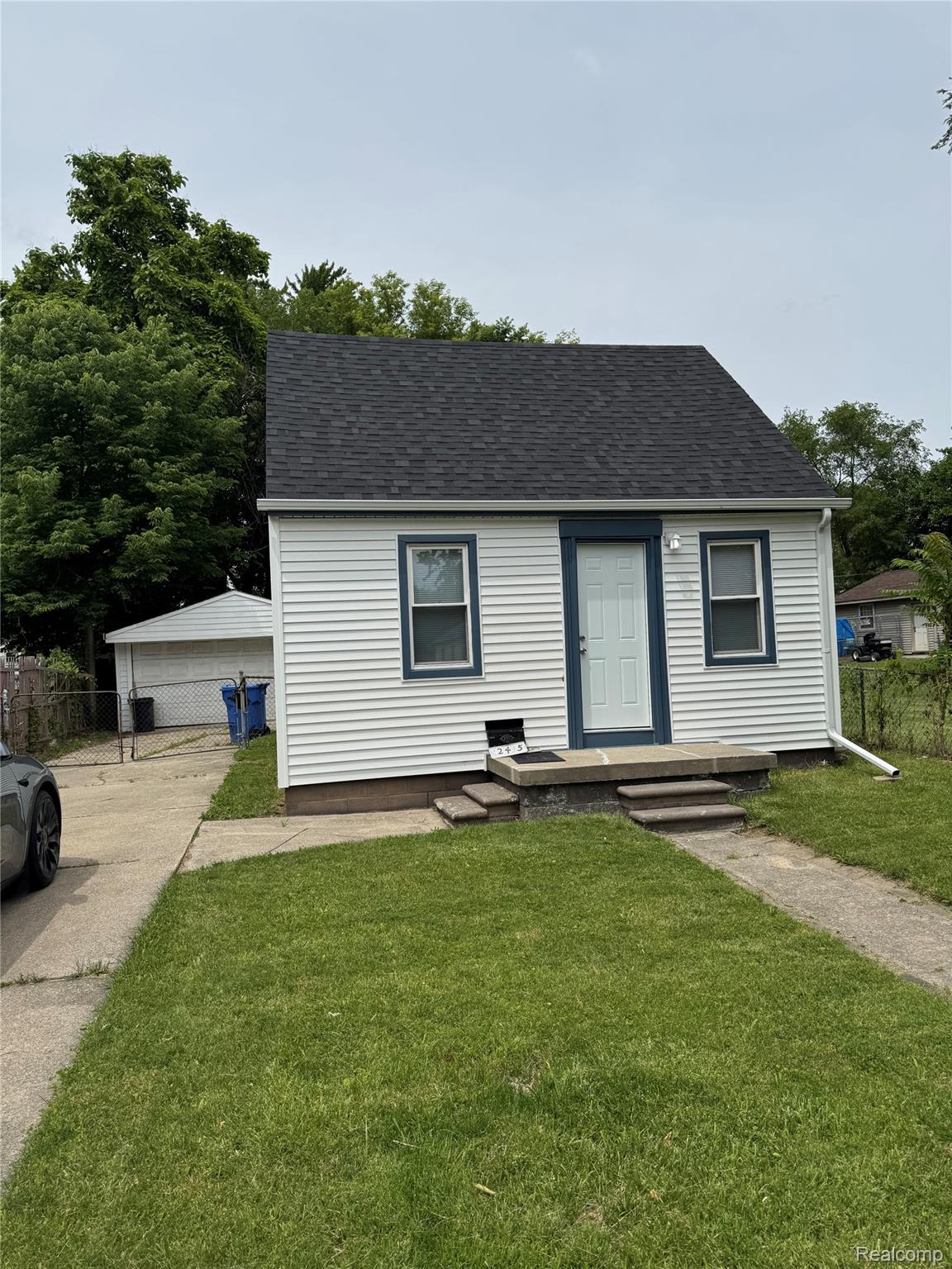 12415, Vernon, Warren, Michigan, 48089