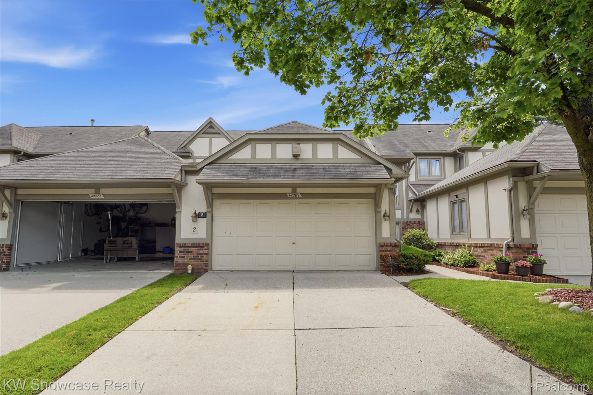 42289, Saratoga, #8, Canton, Michigan, 48187