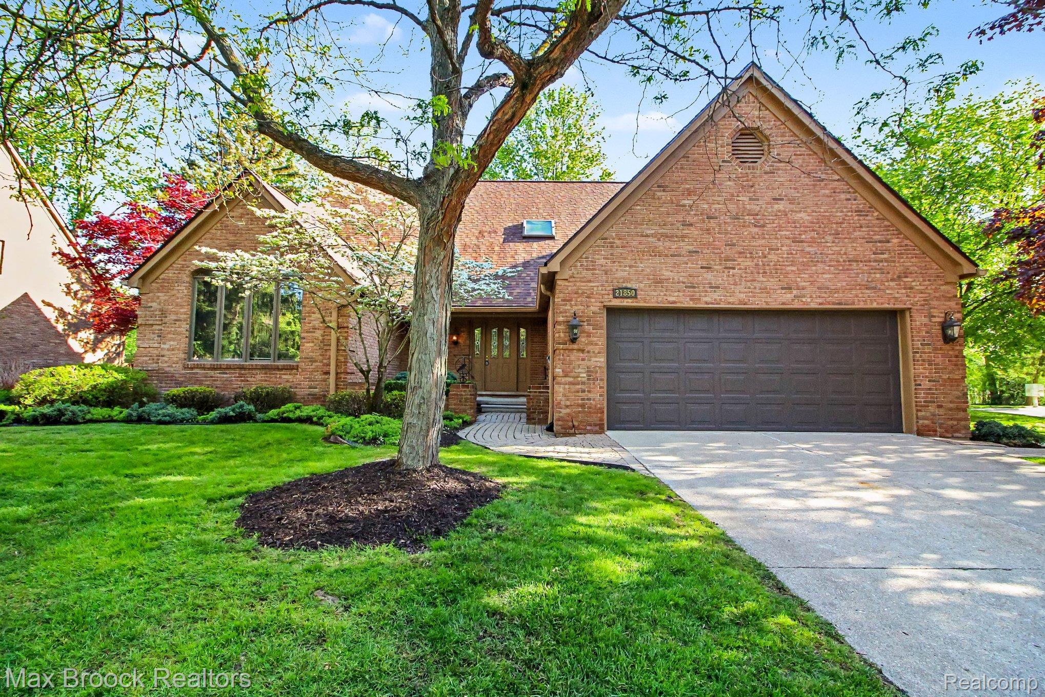 21850, Dover, Beverly Hills, Michigan, 48025