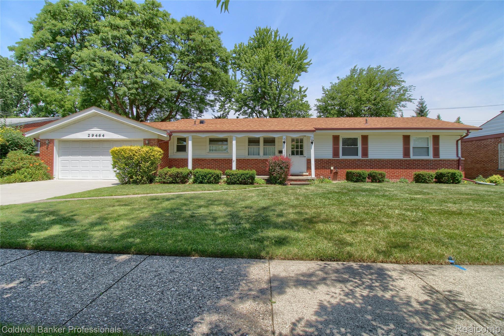 29464, Linda, Livonia, Michigan, 48154