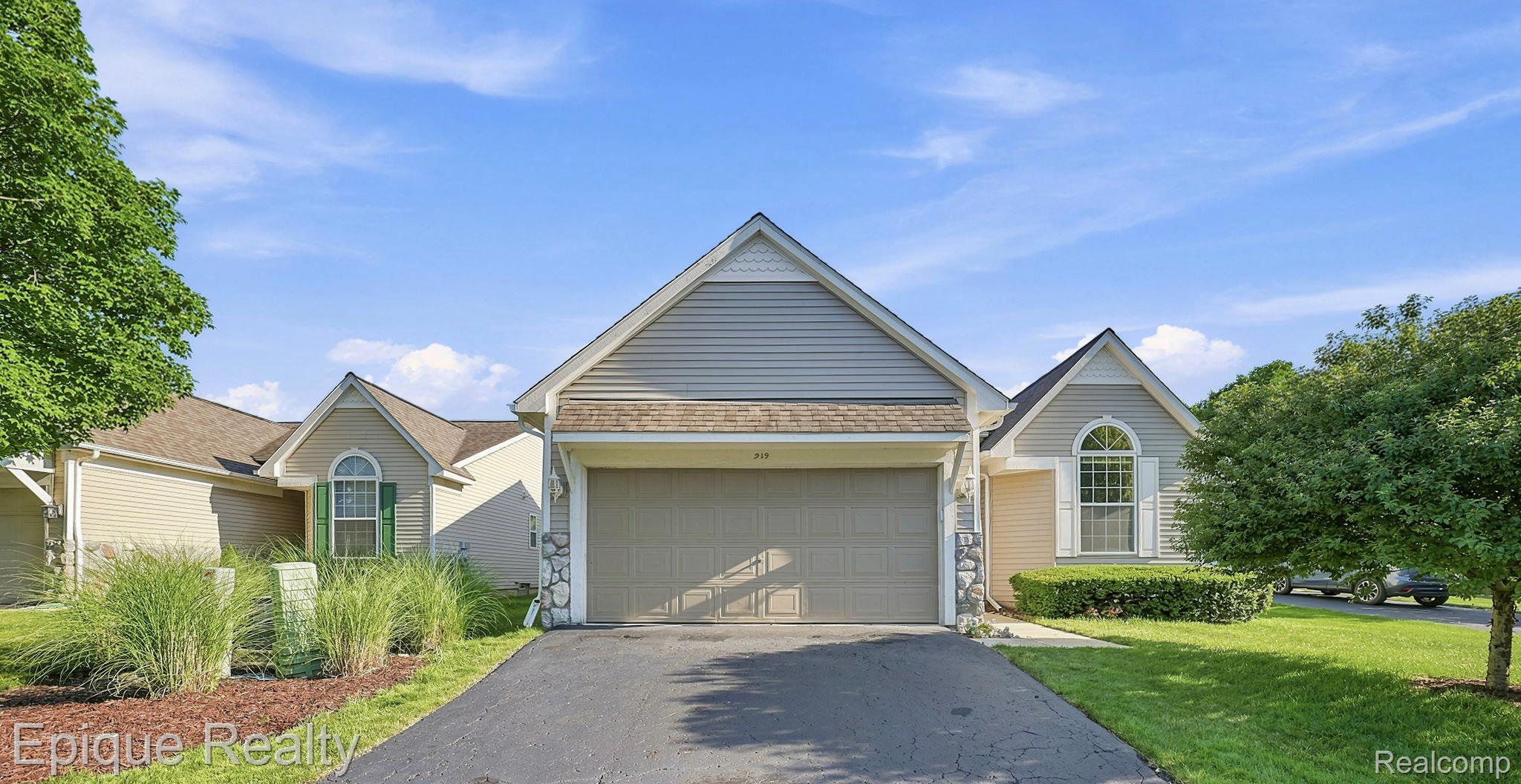 919, Rikki Ann, Wixom, Michigan, 48393