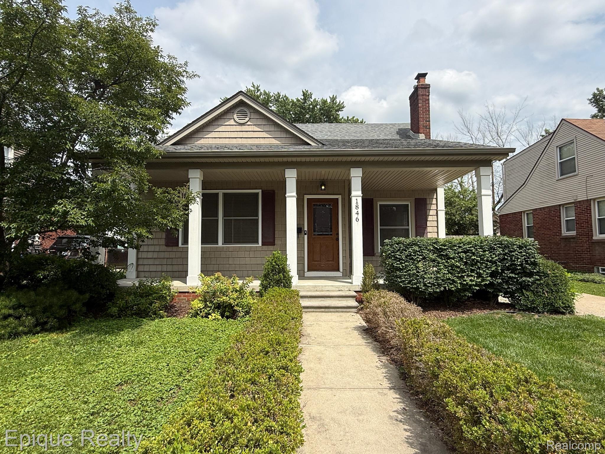 1846, Oakshire, Berkley, Michigan, 48072