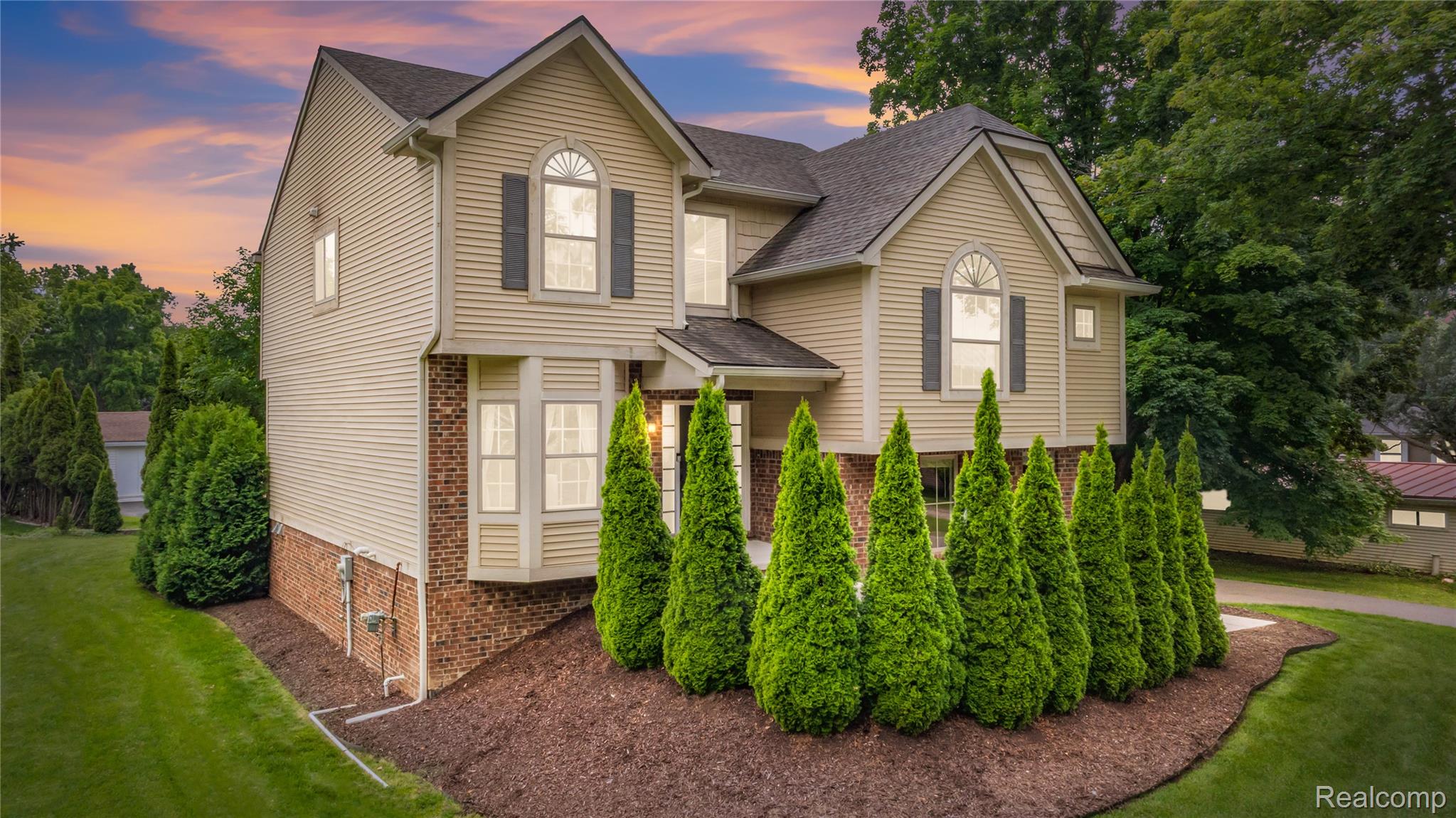 730, Leon, Walled Lake, Michigan, 48390