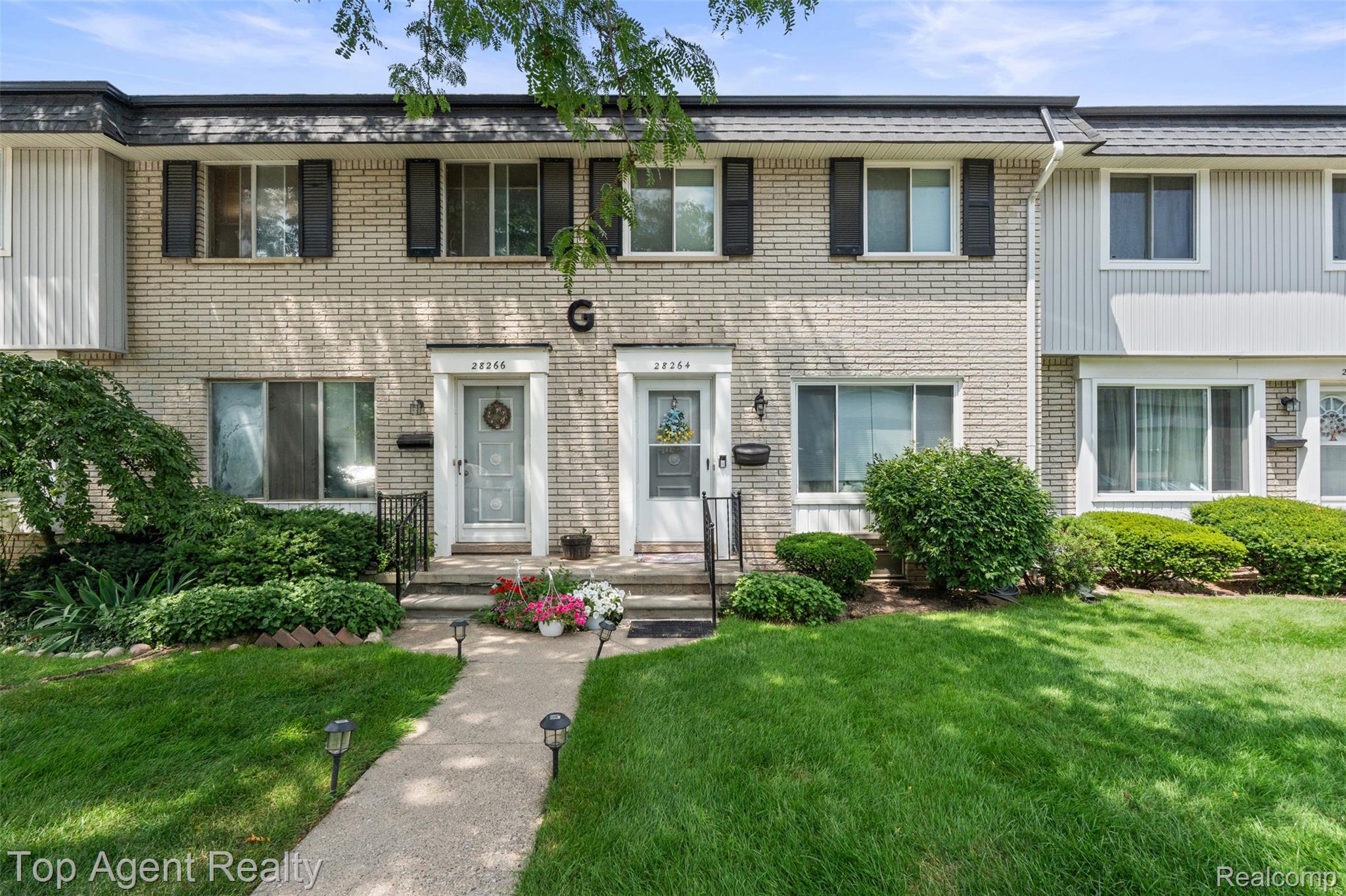 28264, Universal, #82, Warren, Michigan, 48092