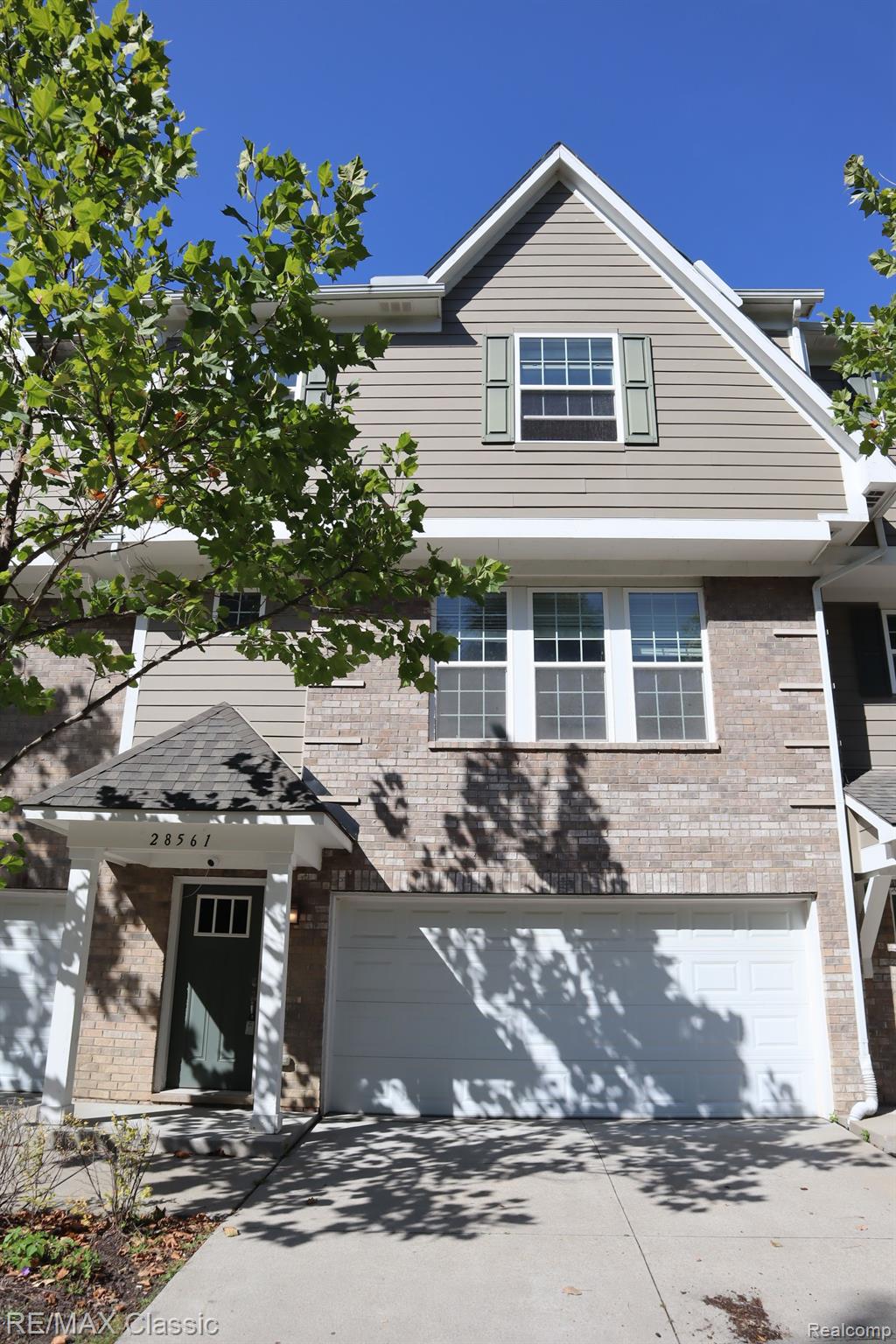 28561, Melanie, Novi, Michigan, 48377