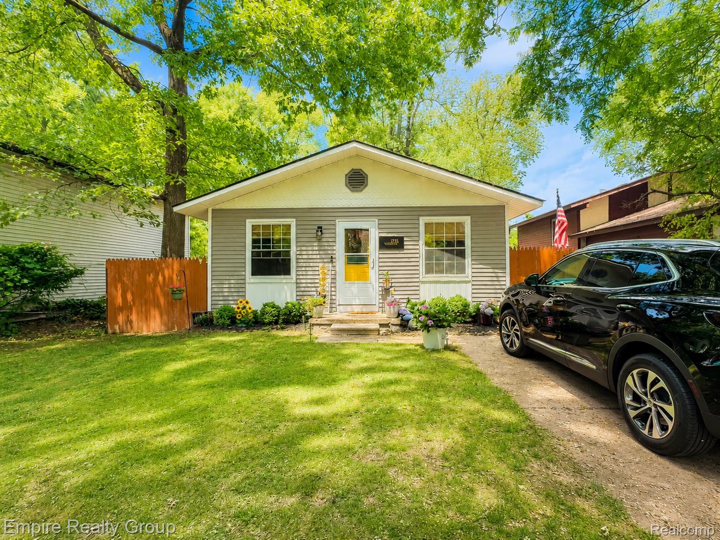 2716, Sinclair, Waterford, Michigan, 48328