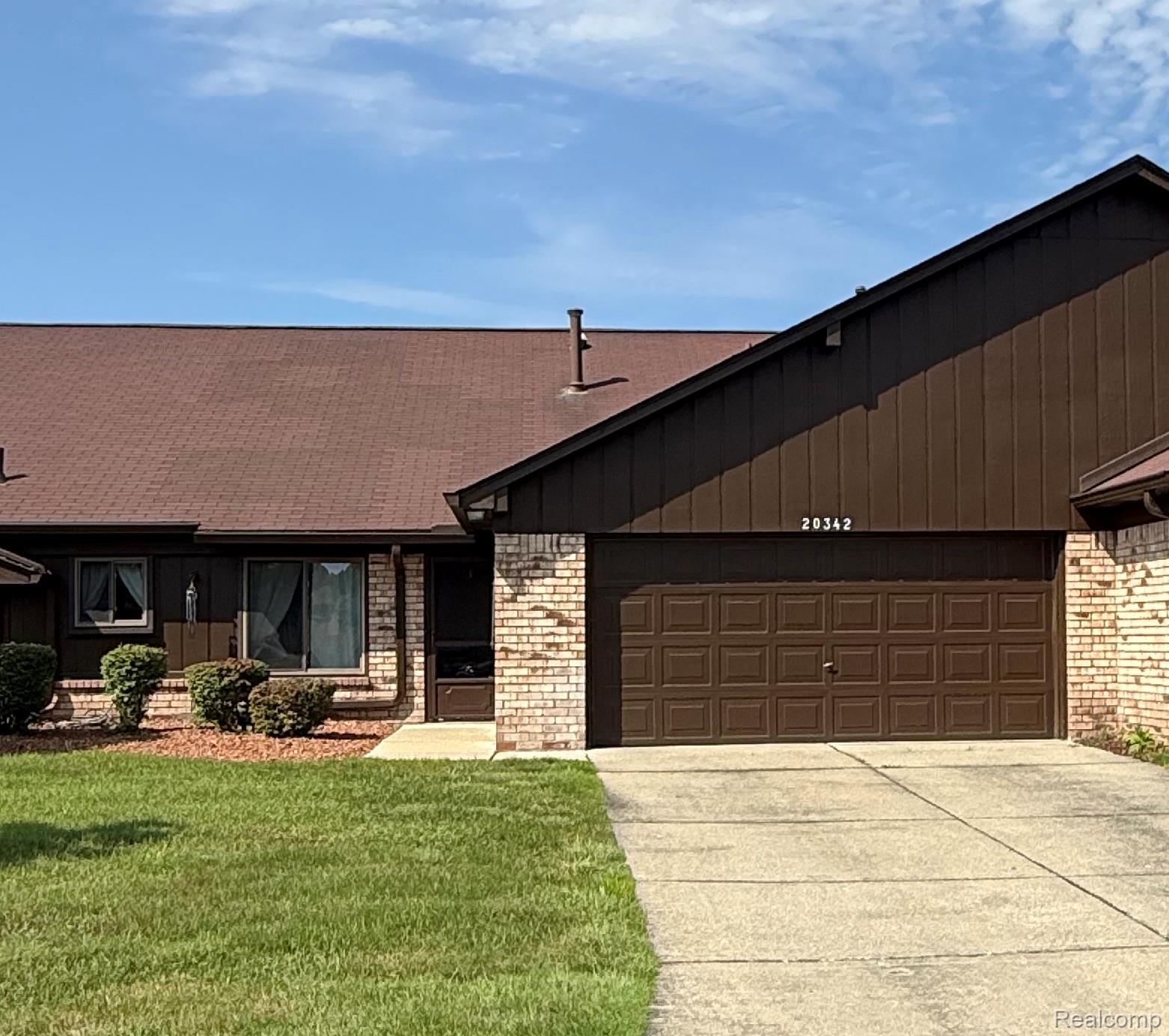 20342, Pine Meadow, Clinton Township, Michigan, 48036