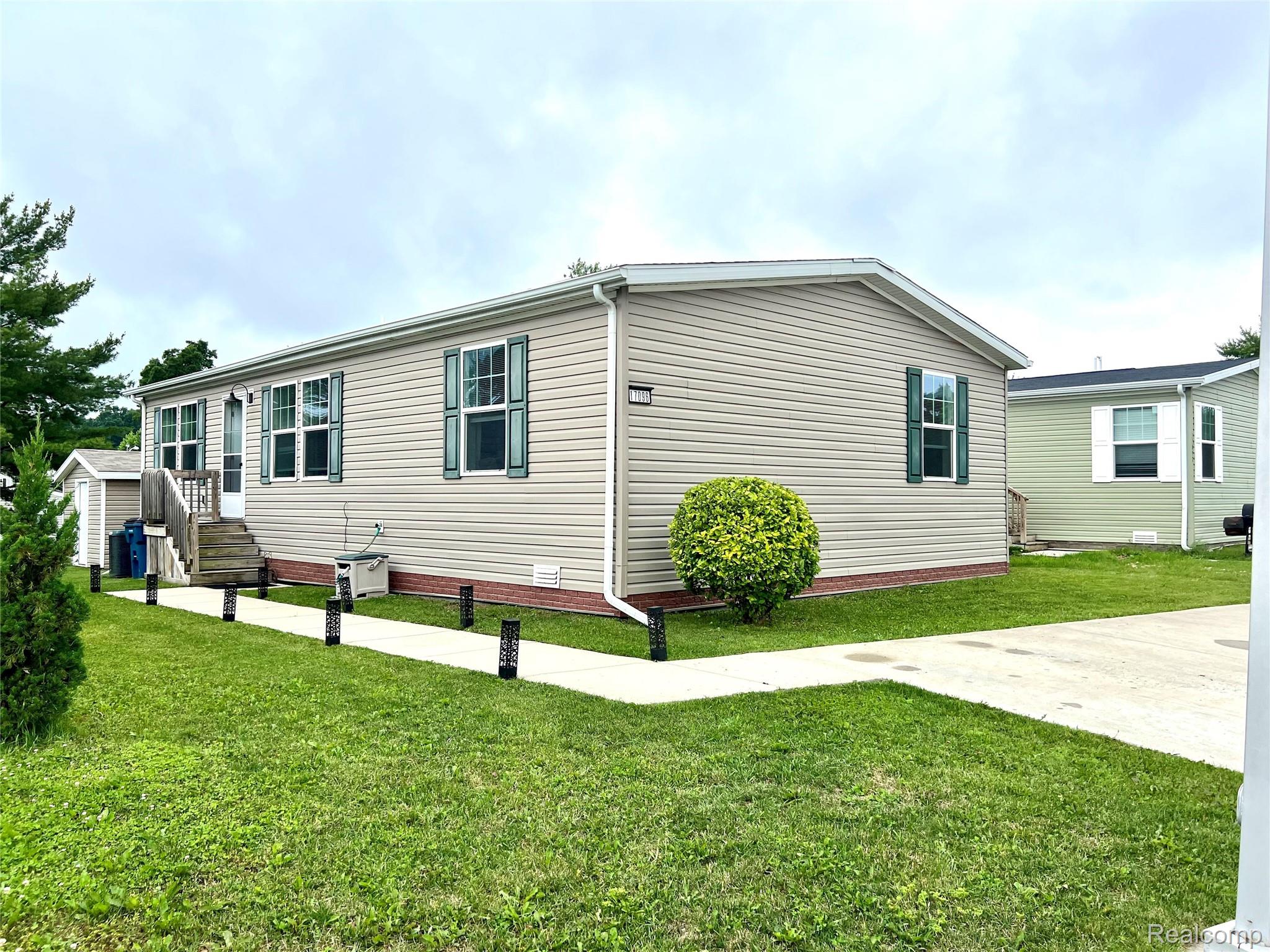 17096, Detroiter Ave, Davisburg, Michigan, 48350