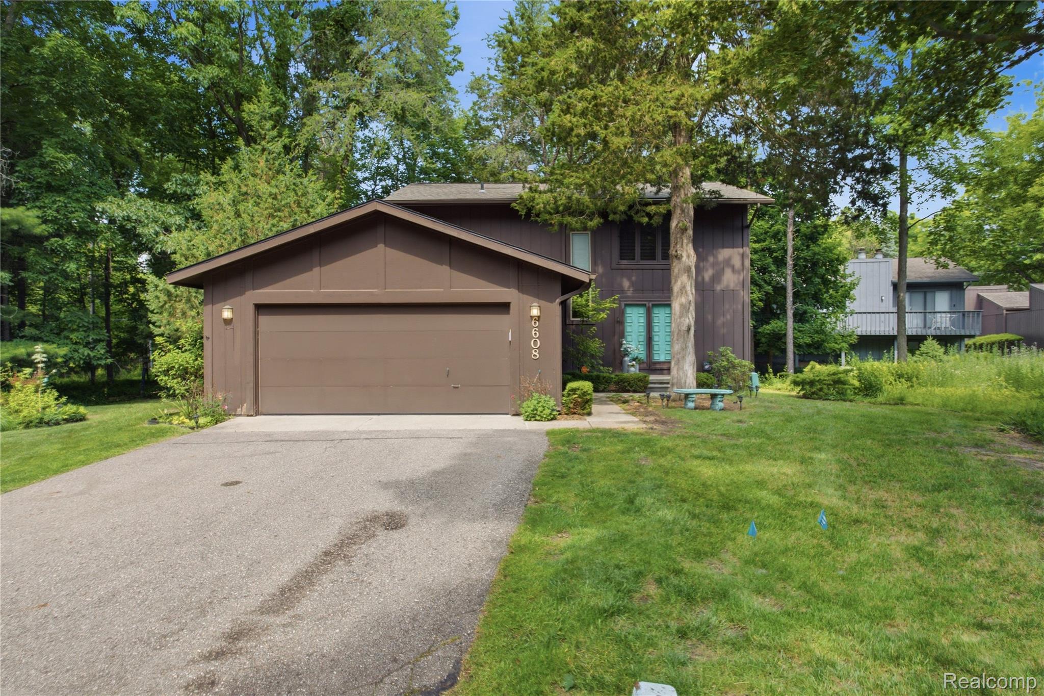 6608, Red Cedar, West Bloomfield, Michigan, 48324