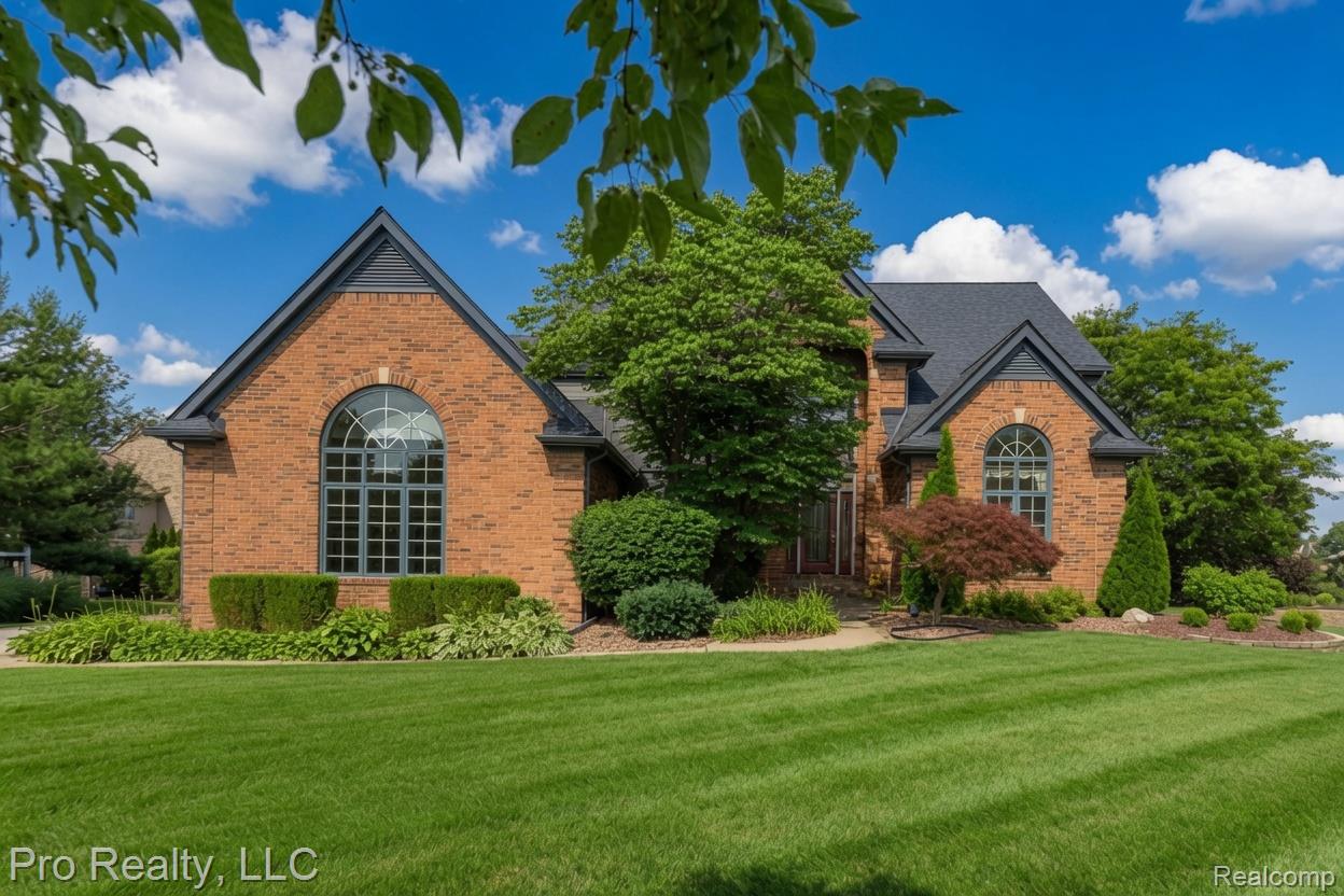 13838, Fawn Woods, Plymouth, Michigan, 48170