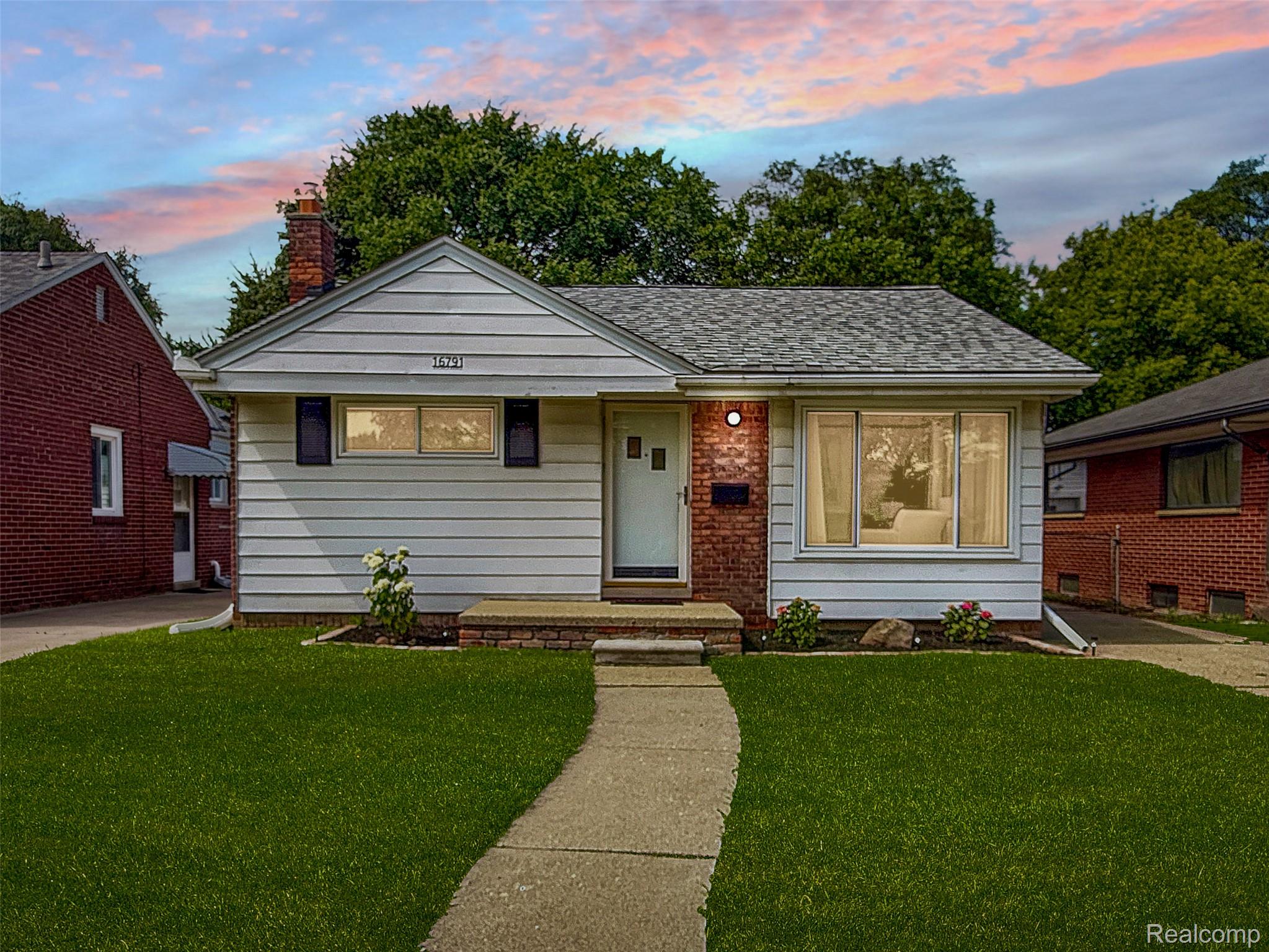 16791, Veronica, Eastpointe, Michigan, 48021