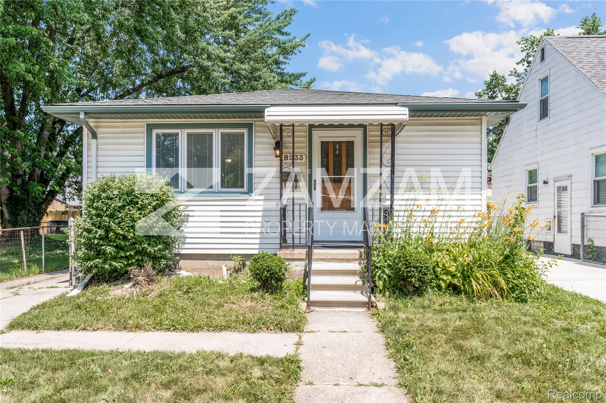 8233, Stephens, Center Line, Michigan, 48015