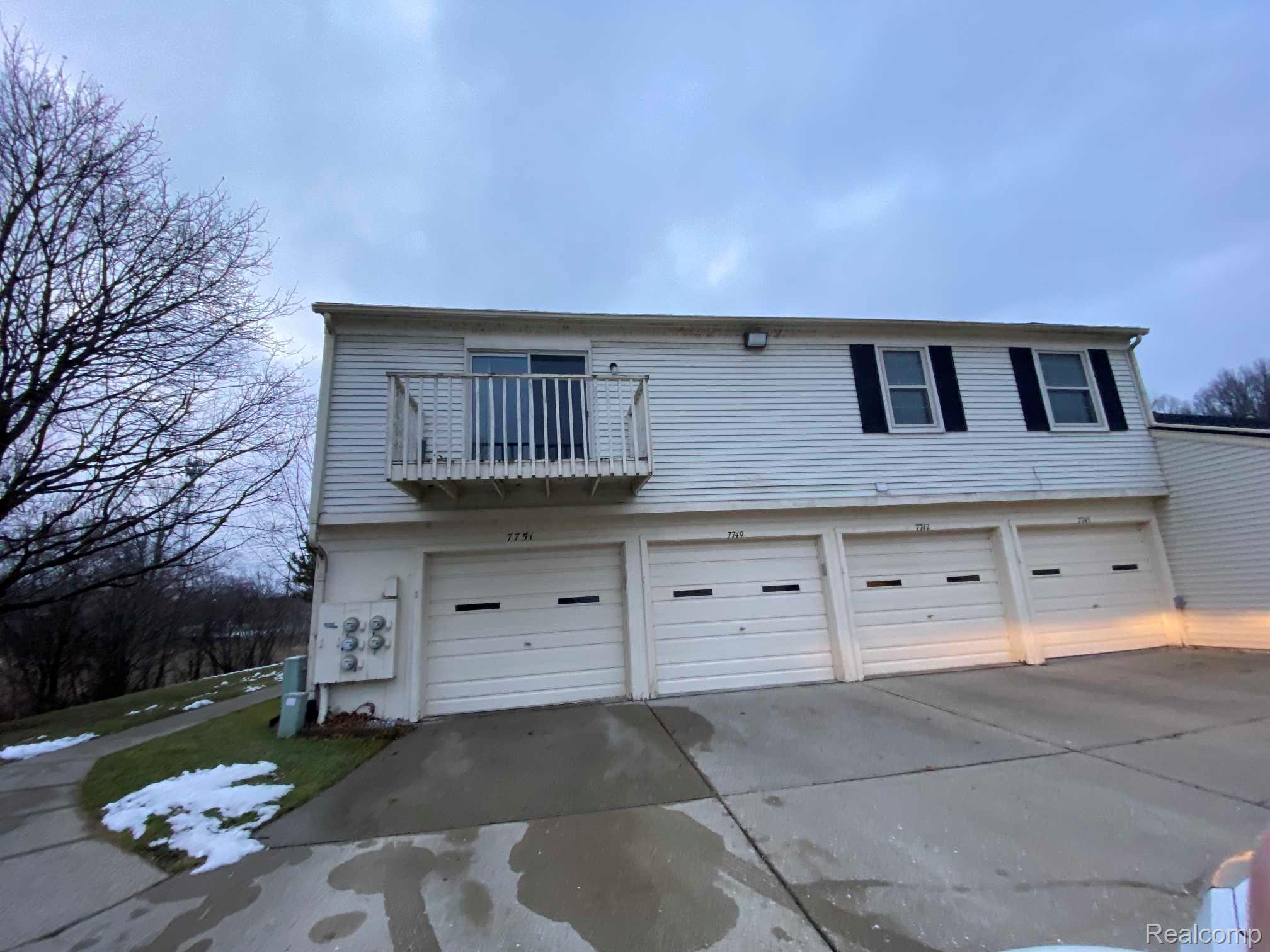7751, LAKE RIDGE DR UNIT 28, Waterford, Michigan, 48327