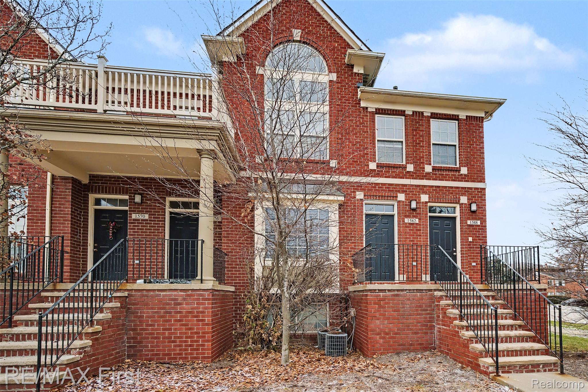 1582, Devon, Troy, Michigan, 48084