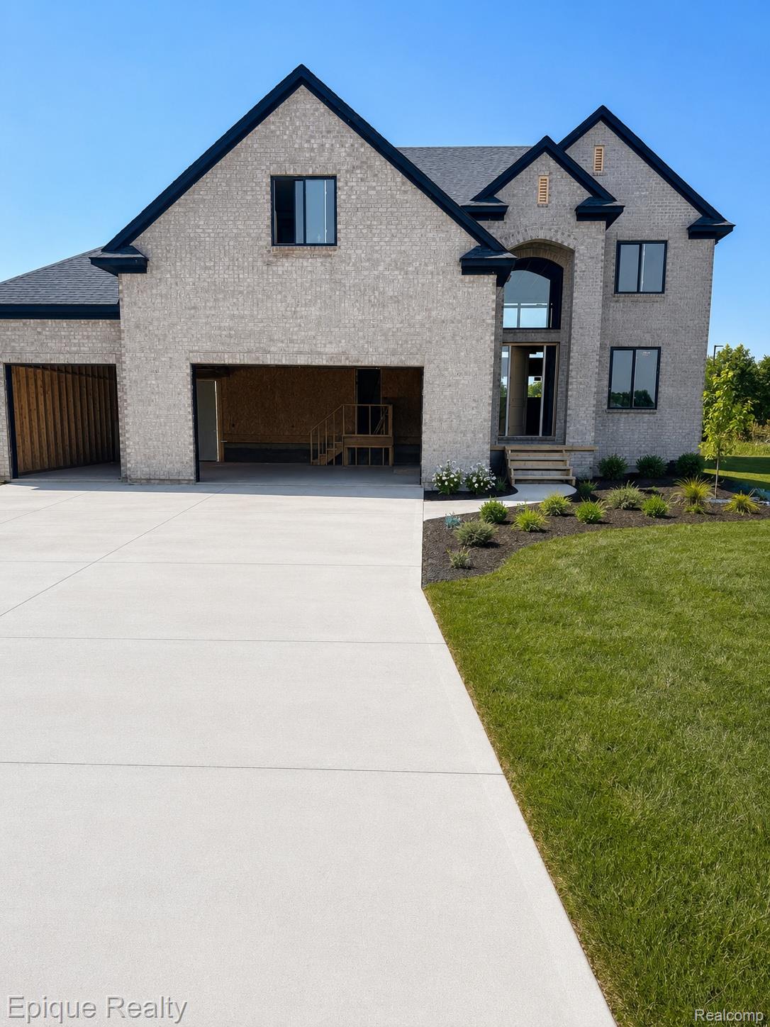 29760, Red Fox, Chesterfield, Michigan, 48047