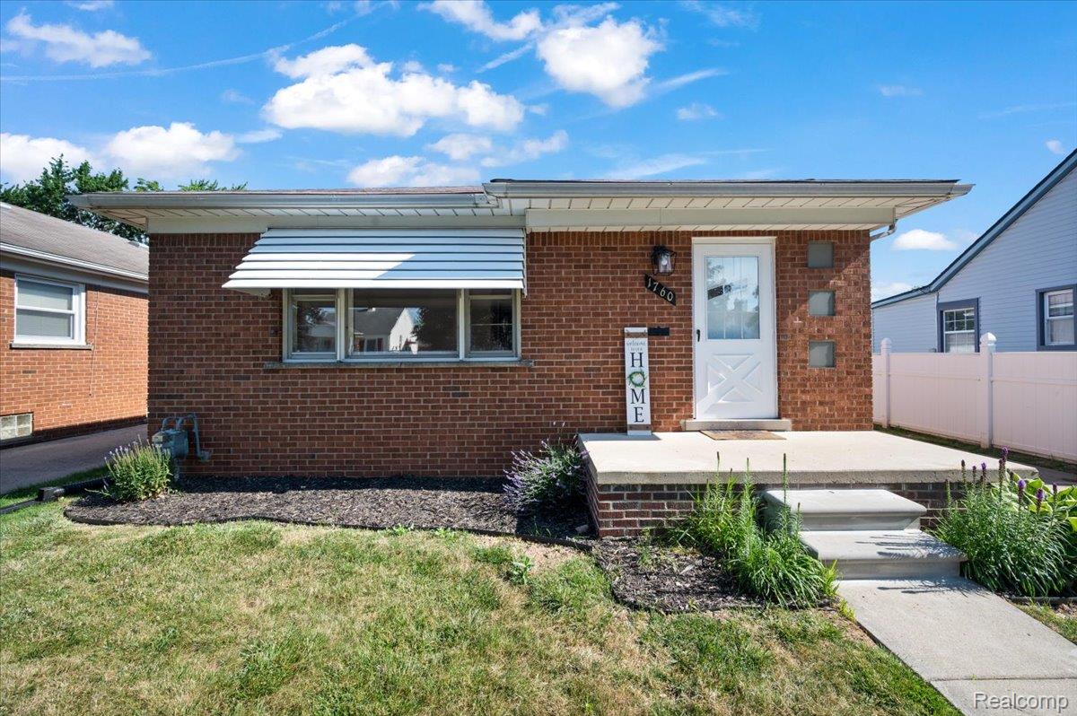 1760, Sycamore, Wyandotte, Michigan, 48192
