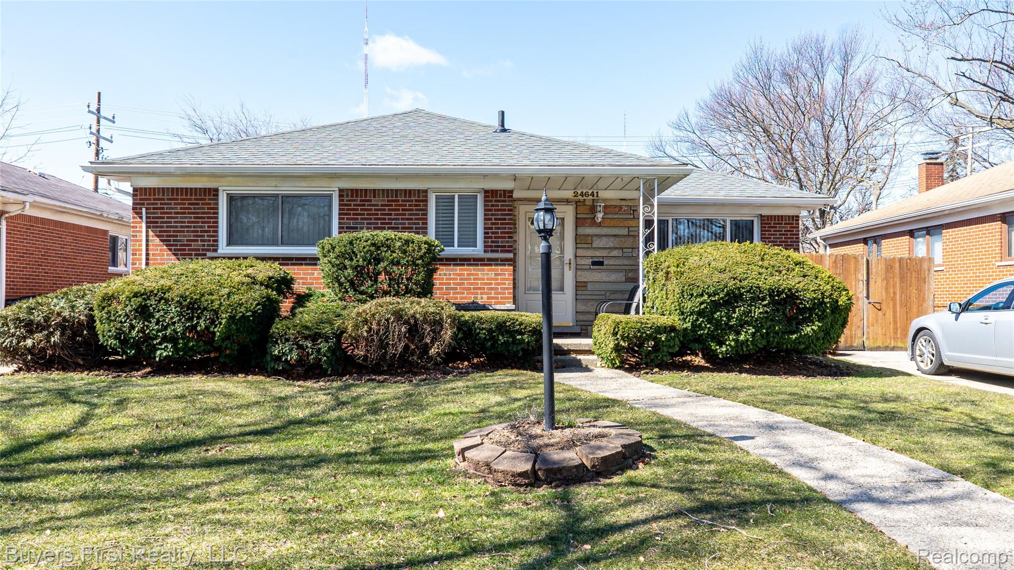 24641, Church, Oak Park, Michigan, 48237