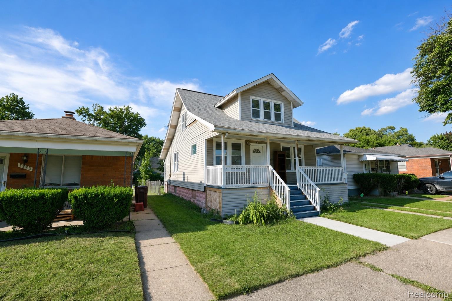 7271, Wiegand, Center Line, Michigan, 48015